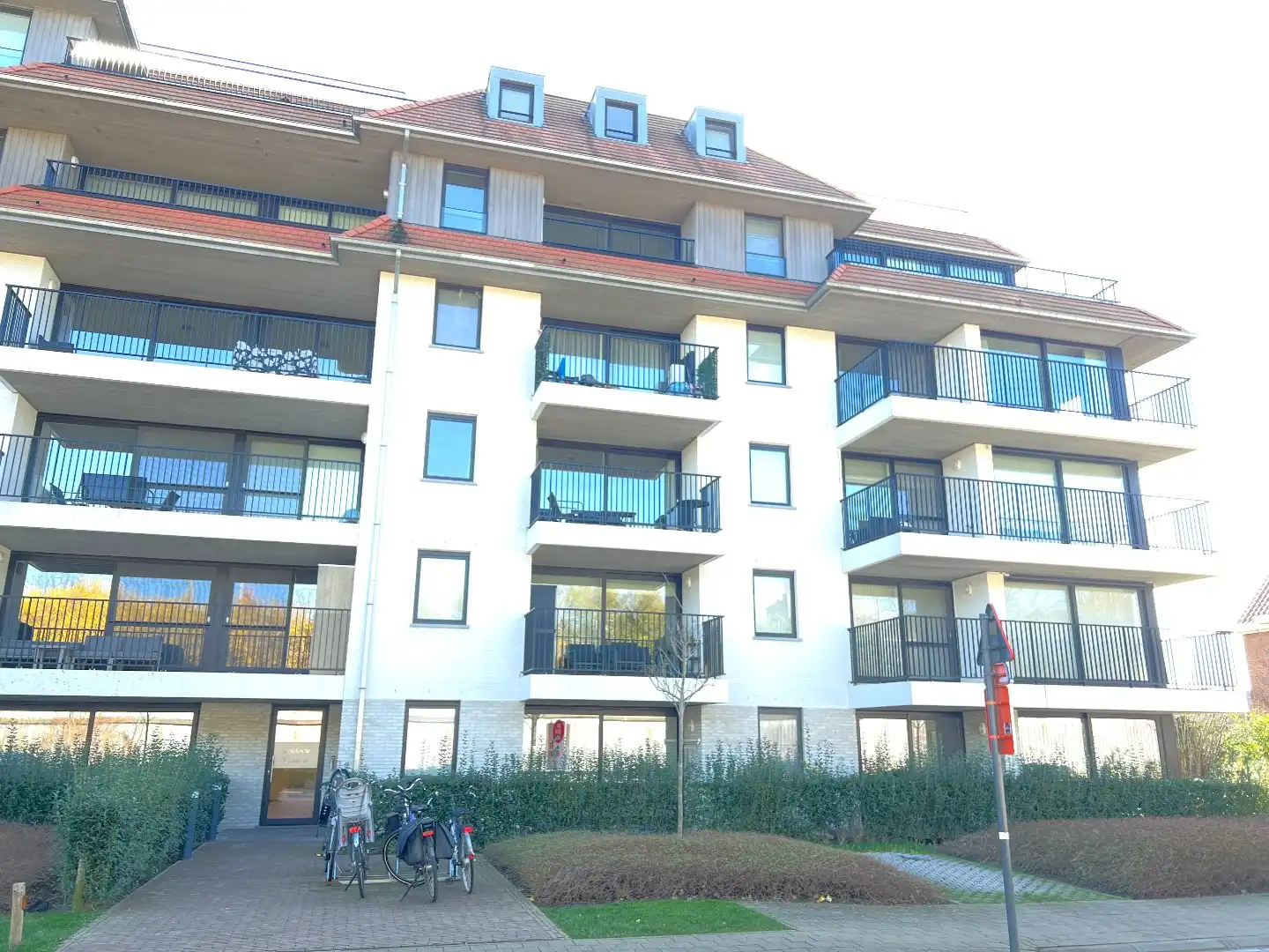 Energiezuinig appartement te huur te Harelbeke! foto {{pictureIndex}}