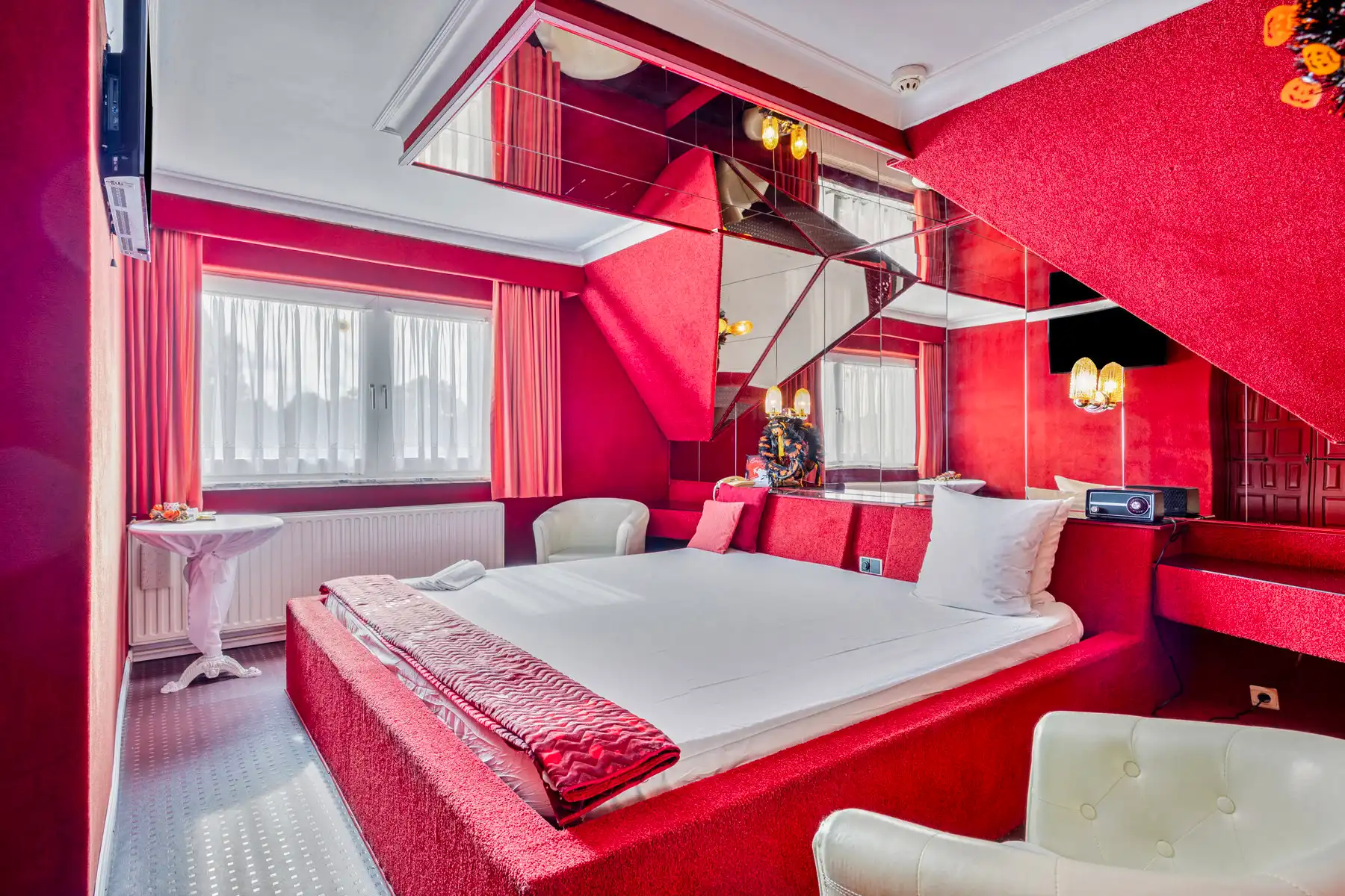 WONING MET 9 KAMERS en 9 BADKAMERS foto 23