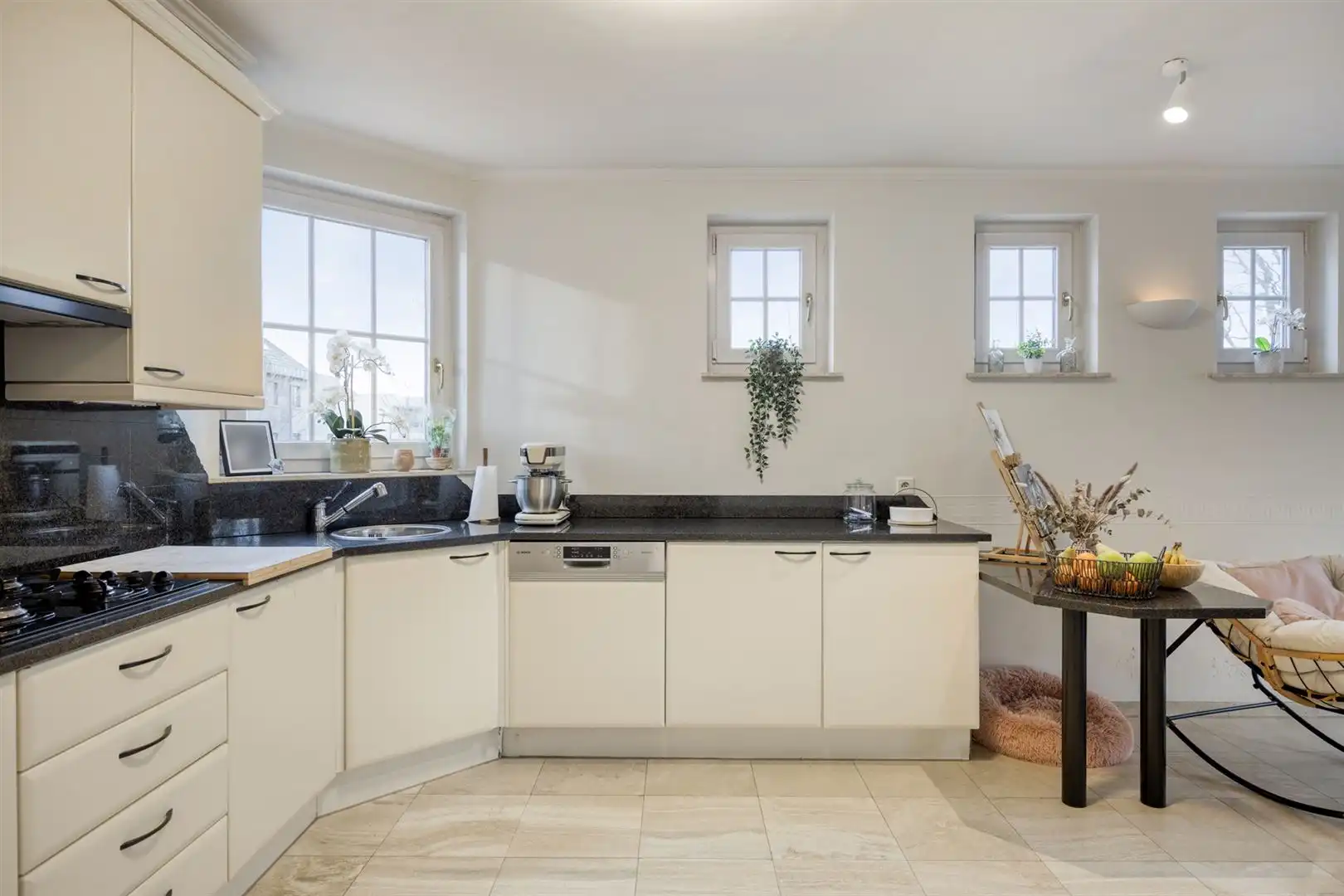 TE KOOP: Handelshuis op toplocatie te Heusden-Zolder! foto 27