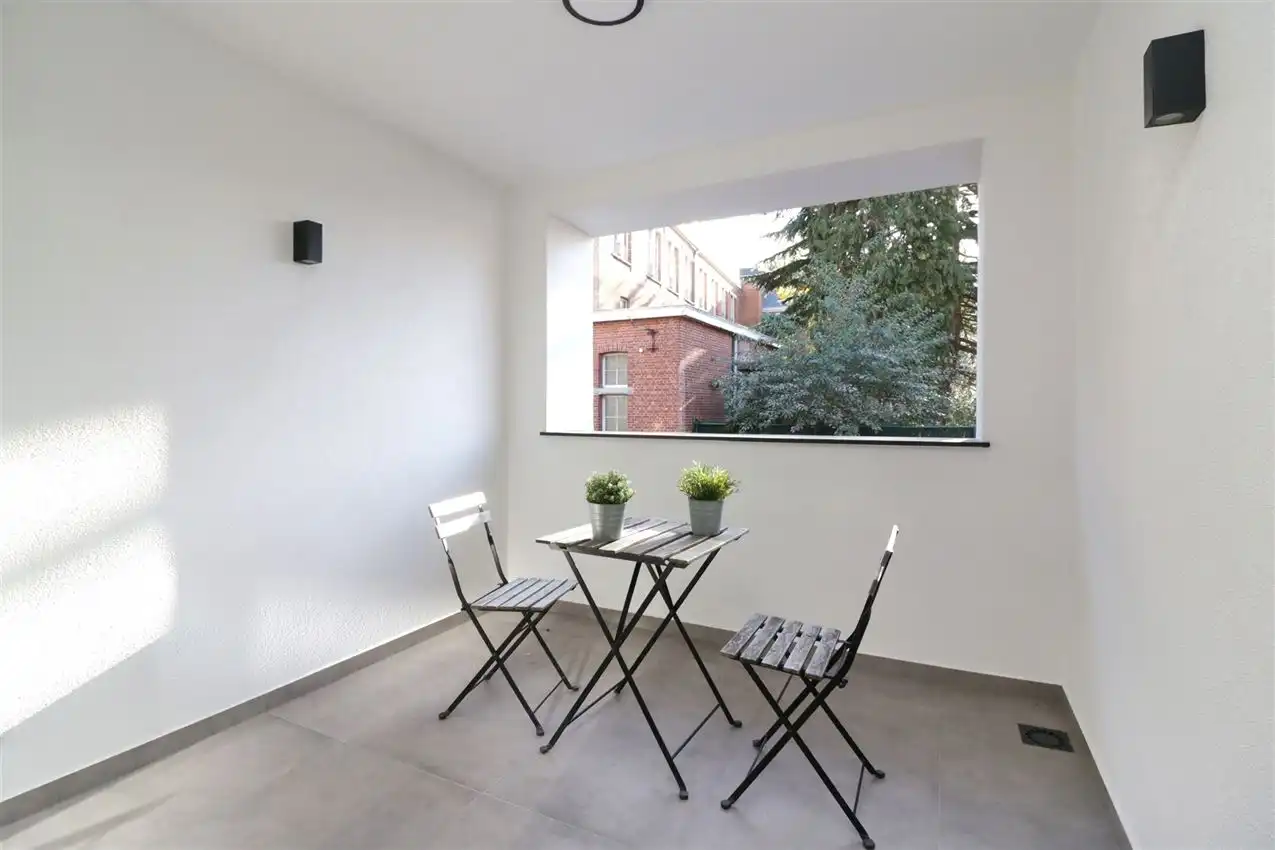 gerenoveerd, energiezuinig, inpandig Zgericht terras en garage foto 14