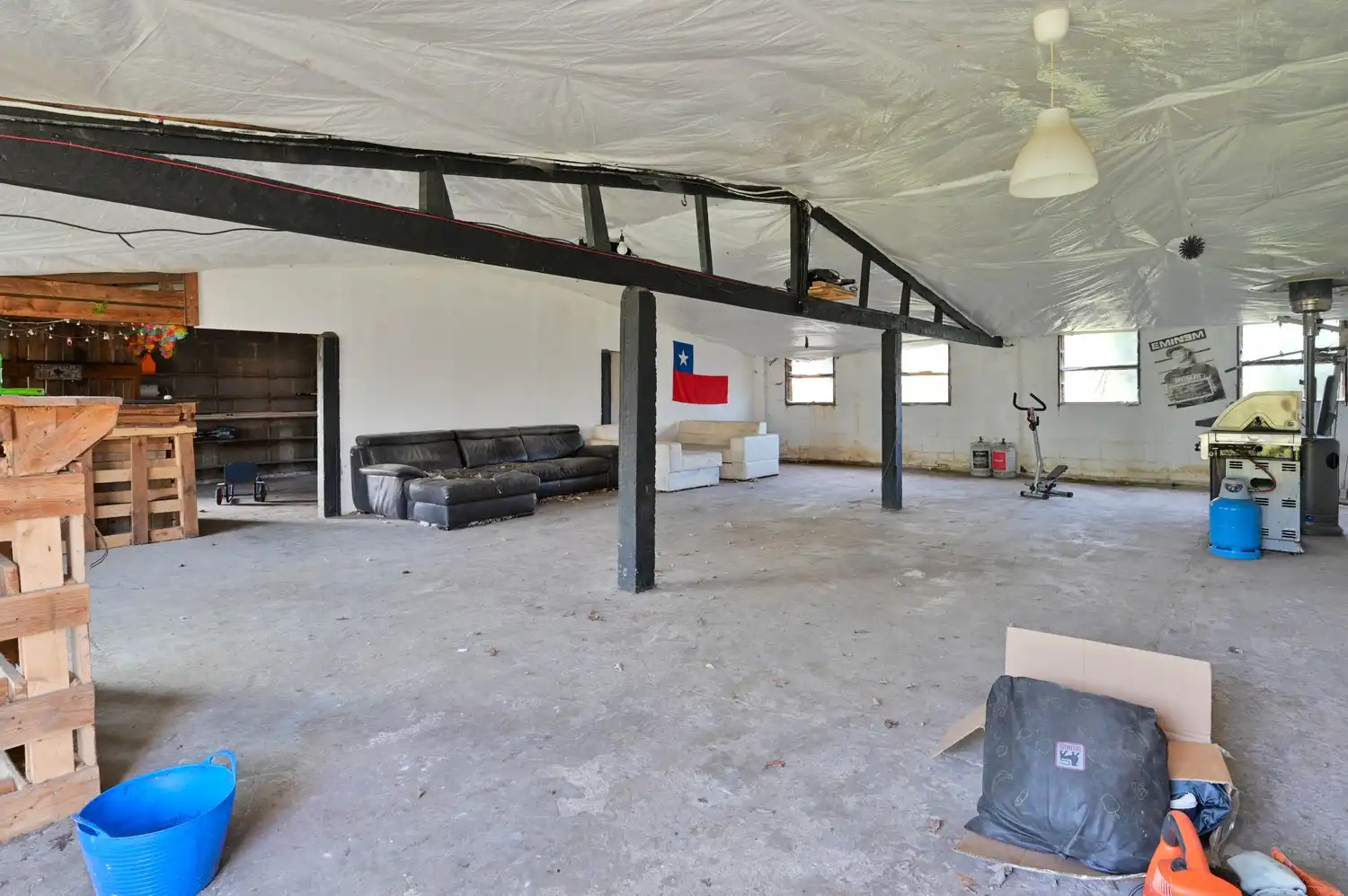 Prachtig gerenoveerde villa woning, gelegen in een rustige straat met bijgebouw 500m² foto 20