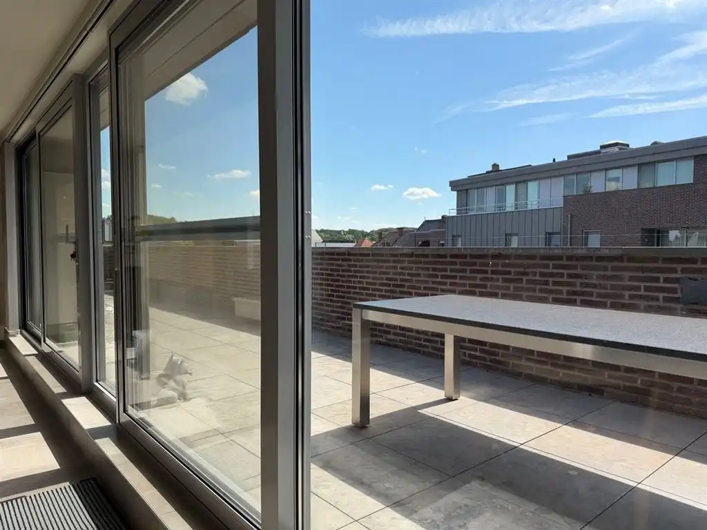 Instapklaar penthouse met terras aan voor- en achterzijde foto 8