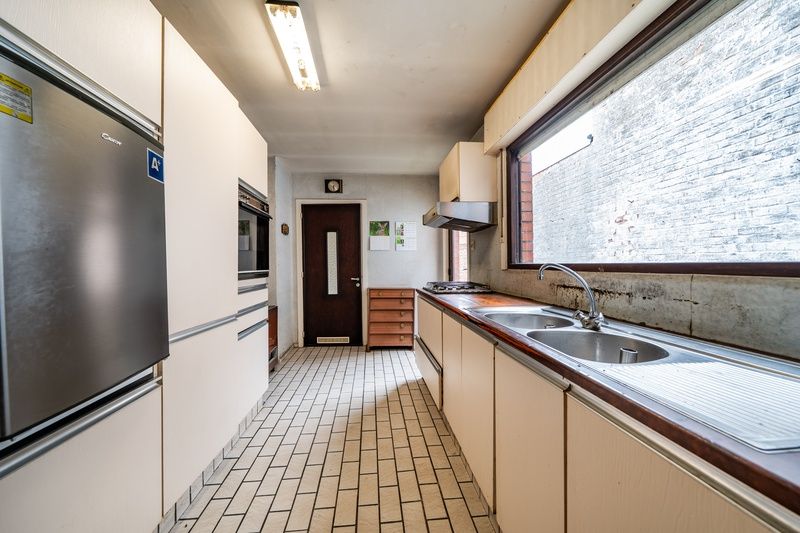 Centrum Izegem : Te renoveren woning in centrum Izegem foto 8