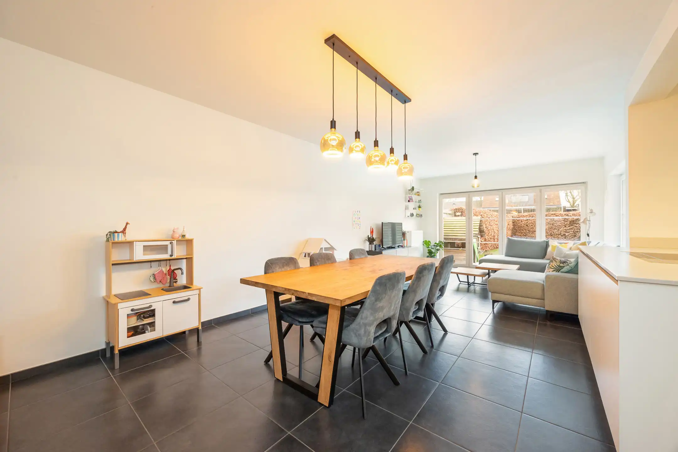 Energiezuinige gezinswoning in doodlopende straat te Beerse! foto 3