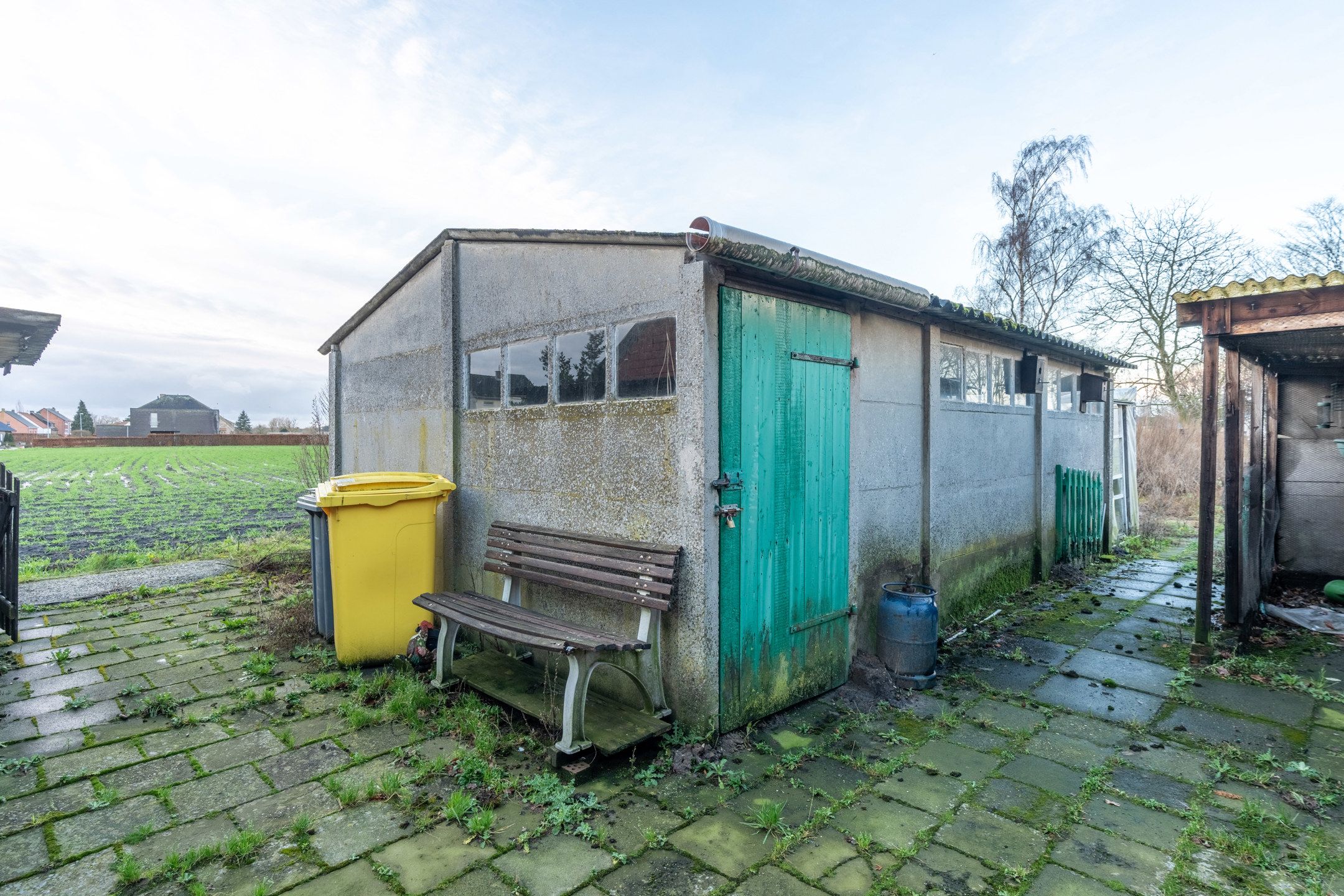 Te renoveren woning op mooi perceel van 720 m² op het westen foto 31