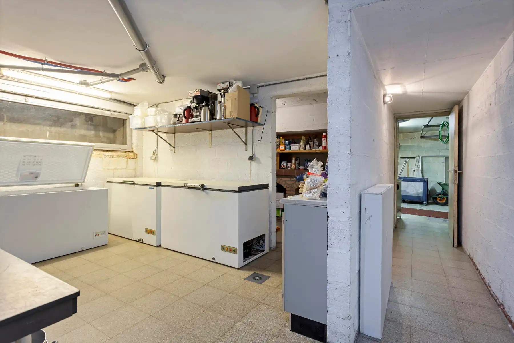 Ruim handelspand + 2 vakantiewoningen. foto 17