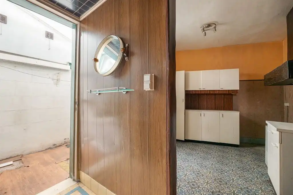 Te renoveren woning met authentieke elementen foto 6