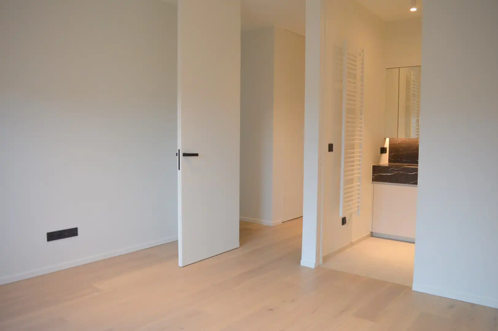 Luxe appartement in het hartje van Kortrijk aan Leie en Broeltorens foto 11