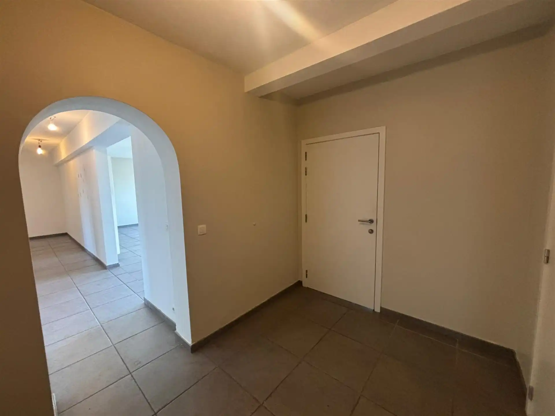 Ruim appartement met zonneterras, vlakbij groene oase! foto 3