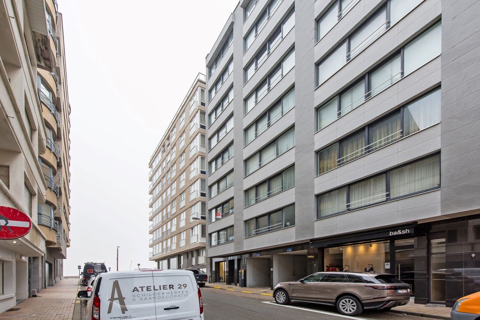 Mooi gemeubeld appartement in hartje Zoute met lateraal zeezicht!  foto 8