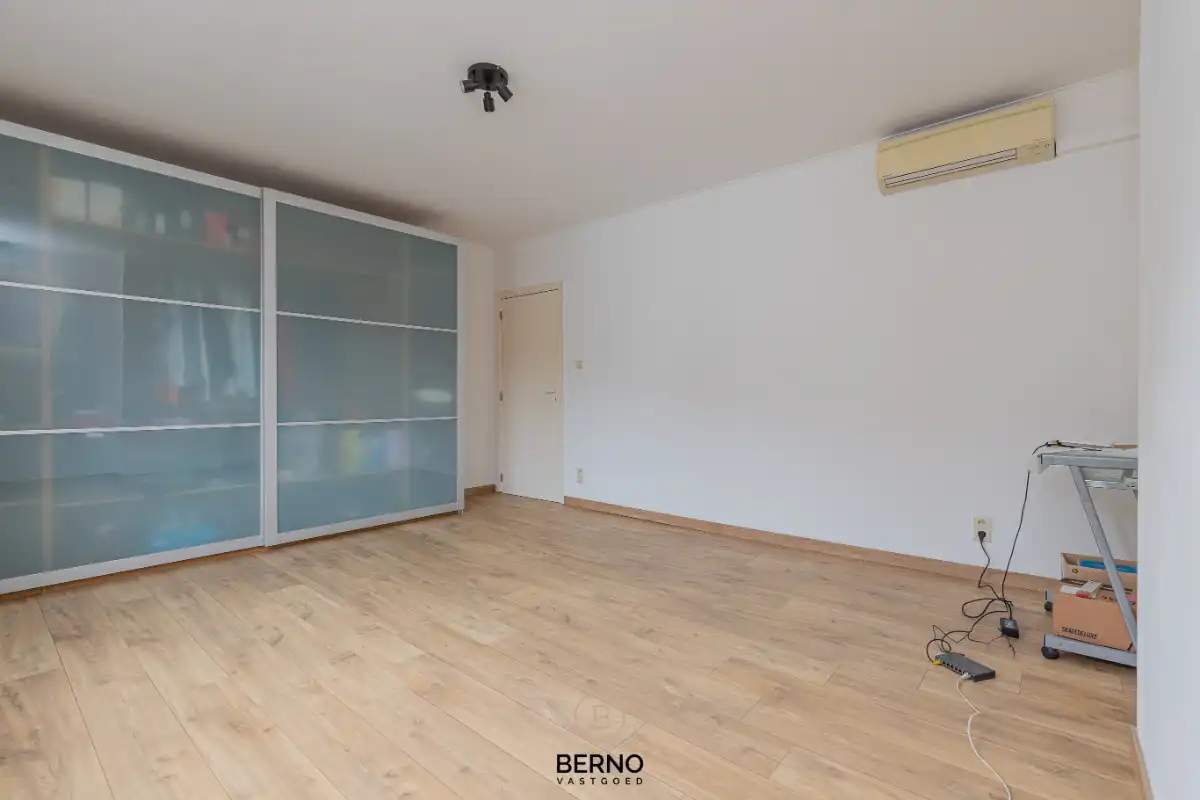 Gerenoveerde woning met garage op toplocatie foto 9