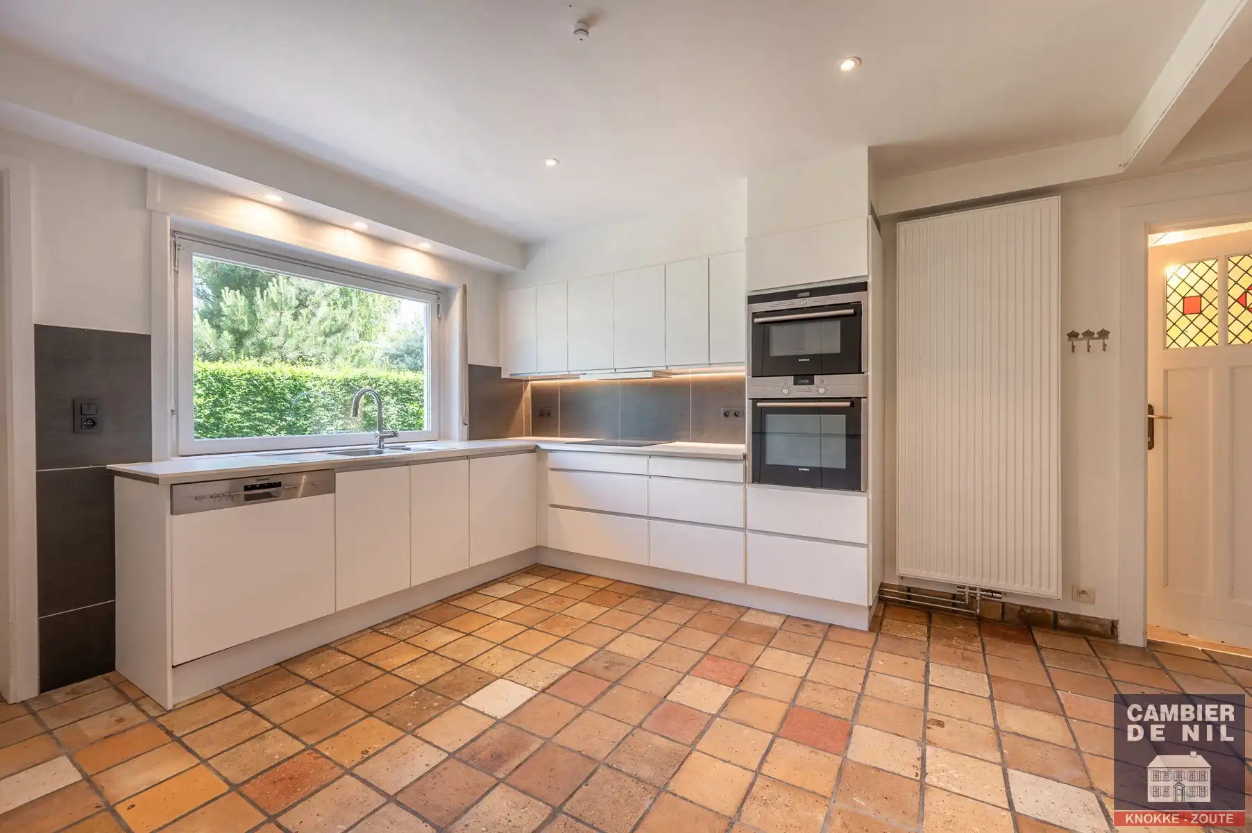 Charmante vrijstaande villa in hartje Zoute foto 8