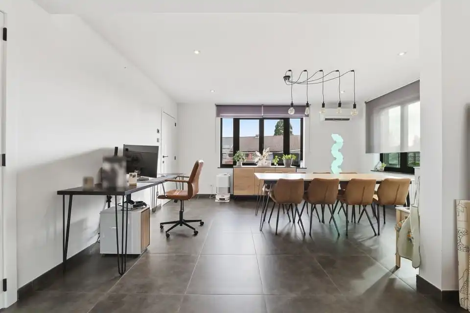 KNAP APPARTEMENT MET 3 SLKS EN EEN RUIM TERRAS IN BILZEN-HOESELT foto 8