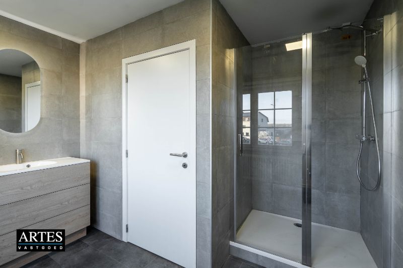 Charmante woning met 3 slaapkamers foto 24