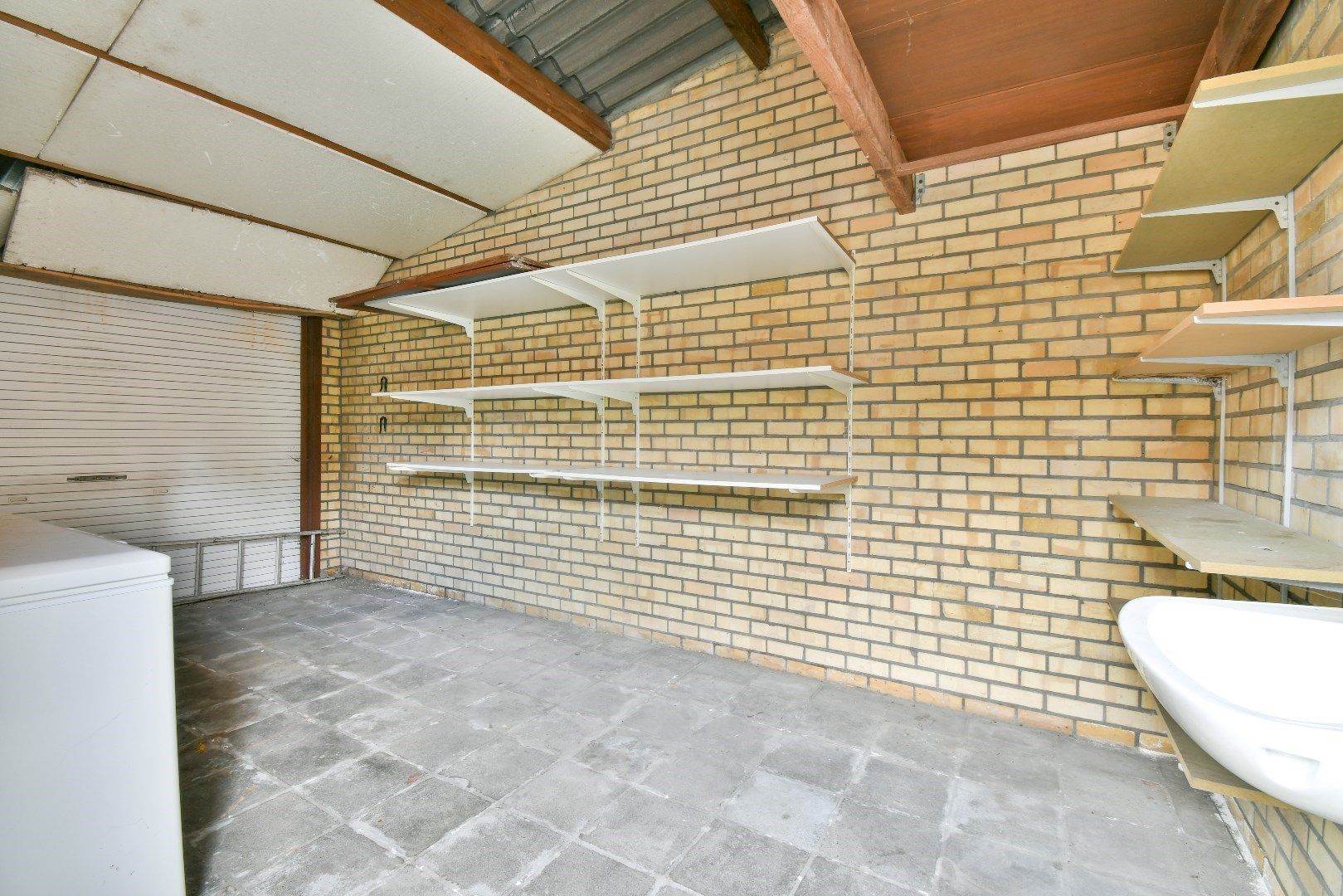 Halfopen bebouwing met renovatiepotentieel! foto 10