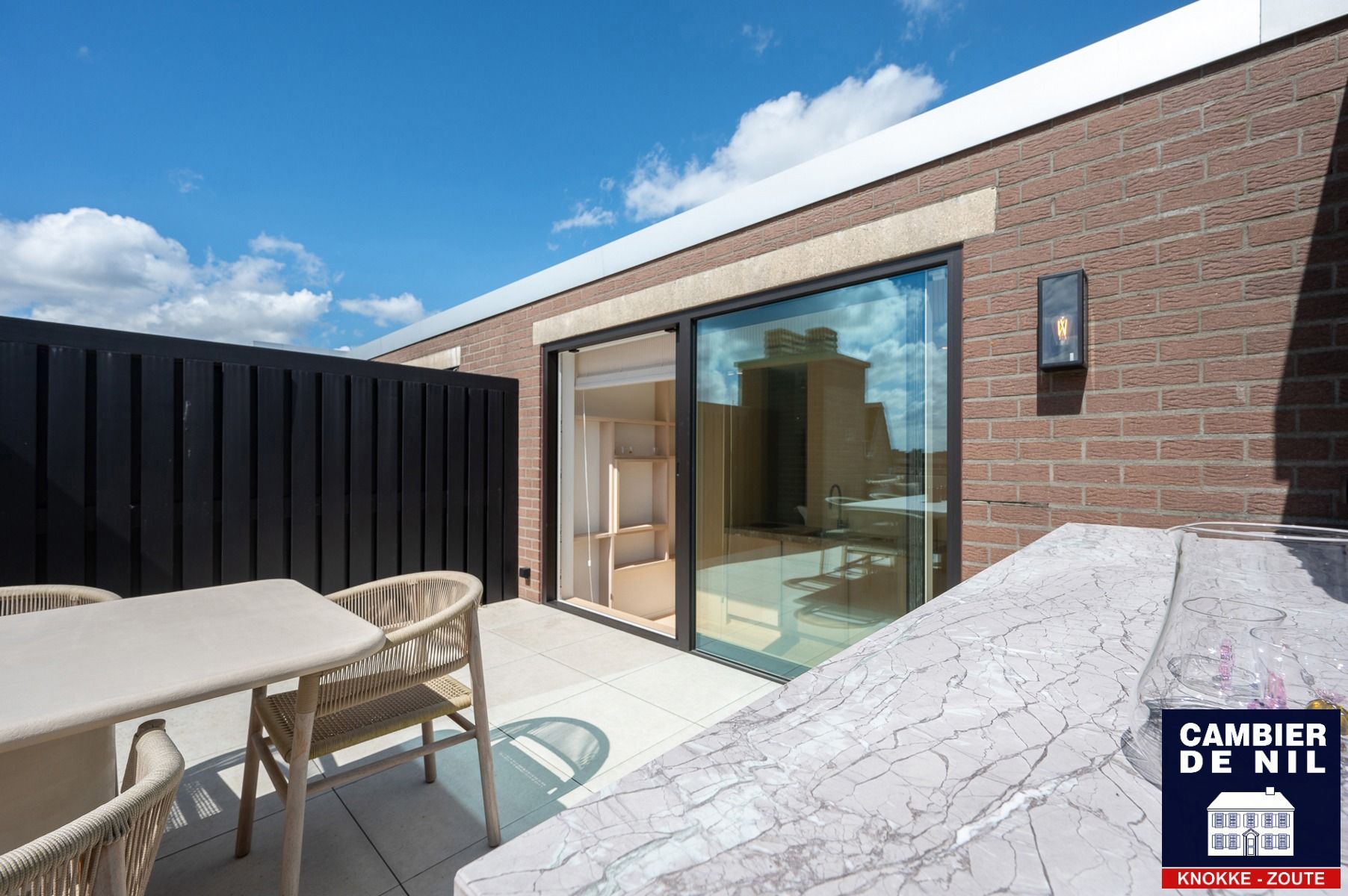 Vernieuwd appartement met open zichten mooie terrassen foto 33