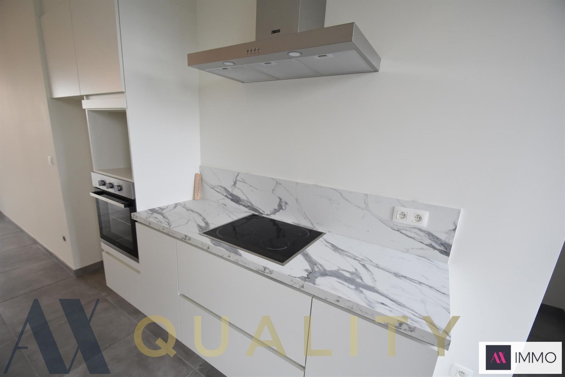 Recent 3 slpk. duplex appt. met  terr.,  2 autostpltsn., private berging, lift en gem. fietsenstalling foto 11