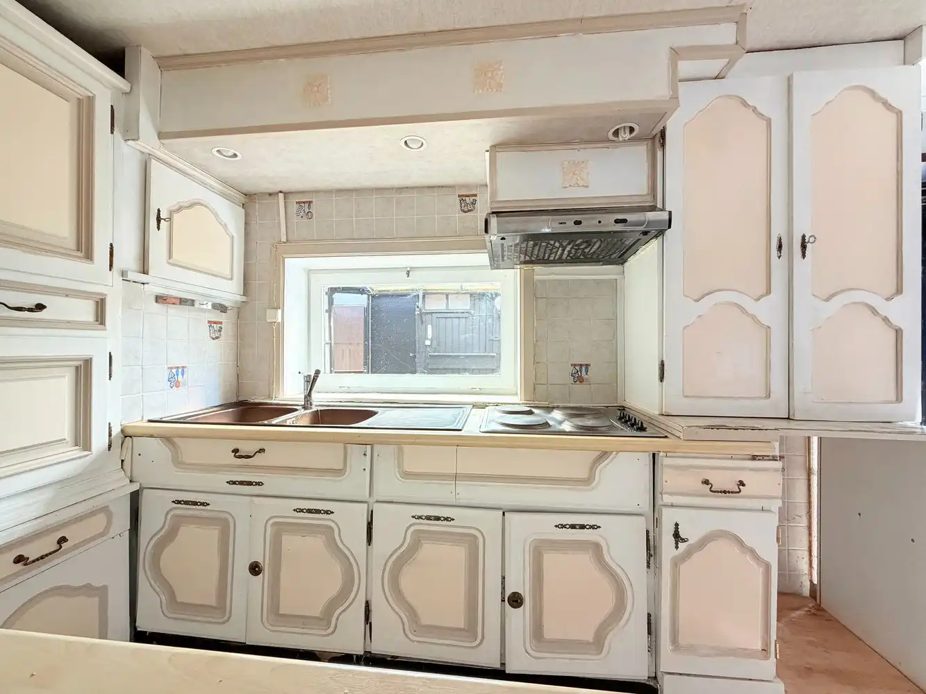 Lichtrijke woning met 2 slaapkamers en zonnige tuin foto 3