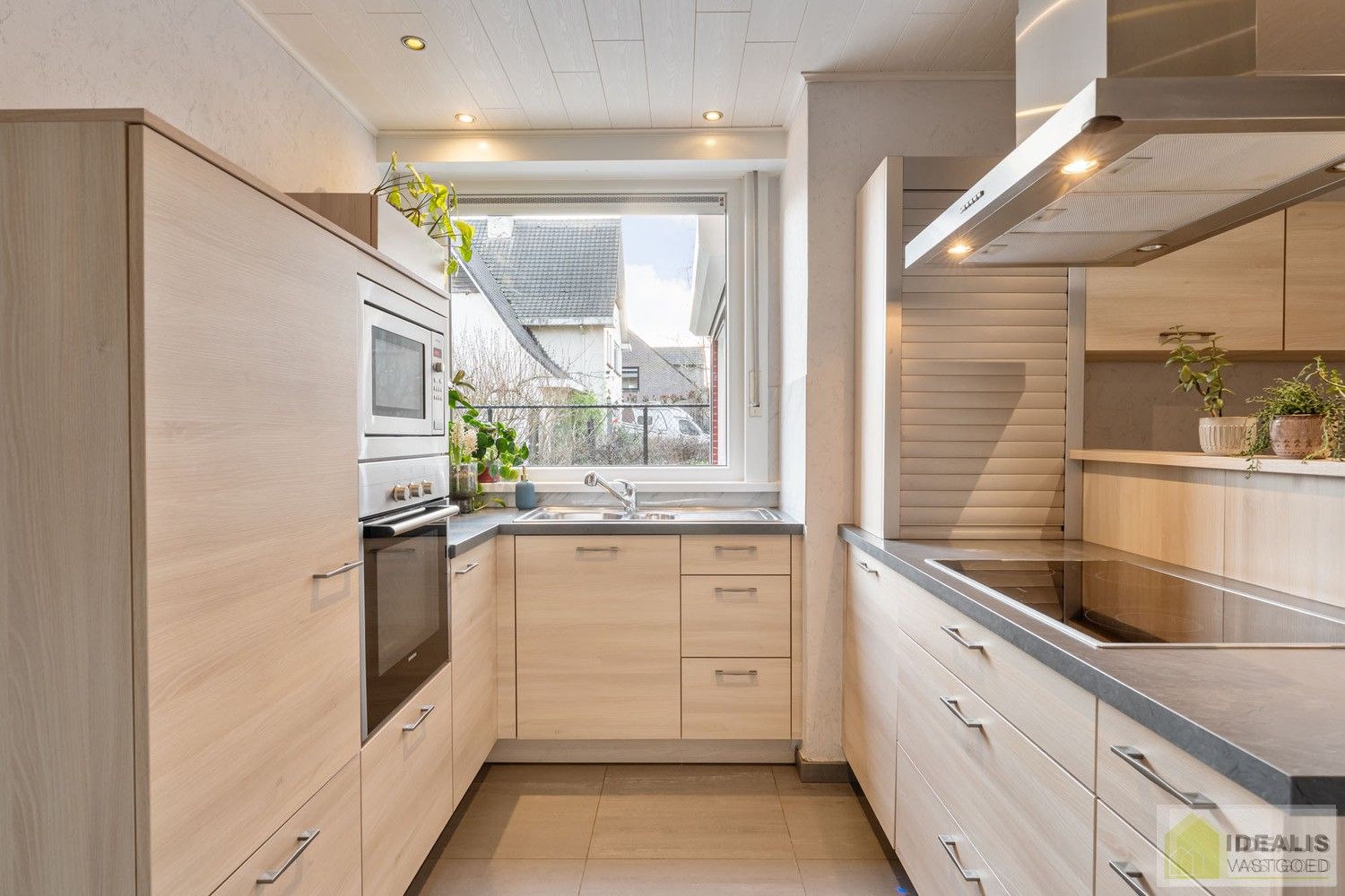 IDEALIS VASTGOED – Instapklare eengezinswoning met een lichtrijke leefruimte, 3 ruime slaapkamers (mogelijks 4), 2 badkamers op een fijn zuid-oost georiënteerd perceel! Deze woning bevindt zich op een perceel van 5a 19ca in een rustige en gezinsvriendelijke woonstraat! foto 19