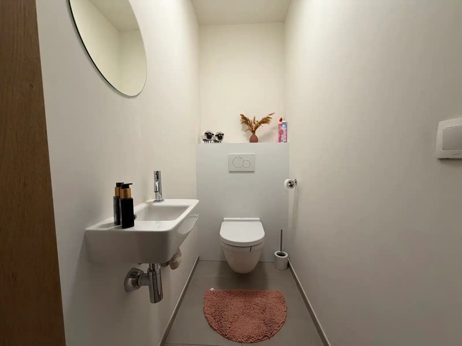 Instapklaar appartement met terras en staanplaats nabij centrum Aalst. foto 15