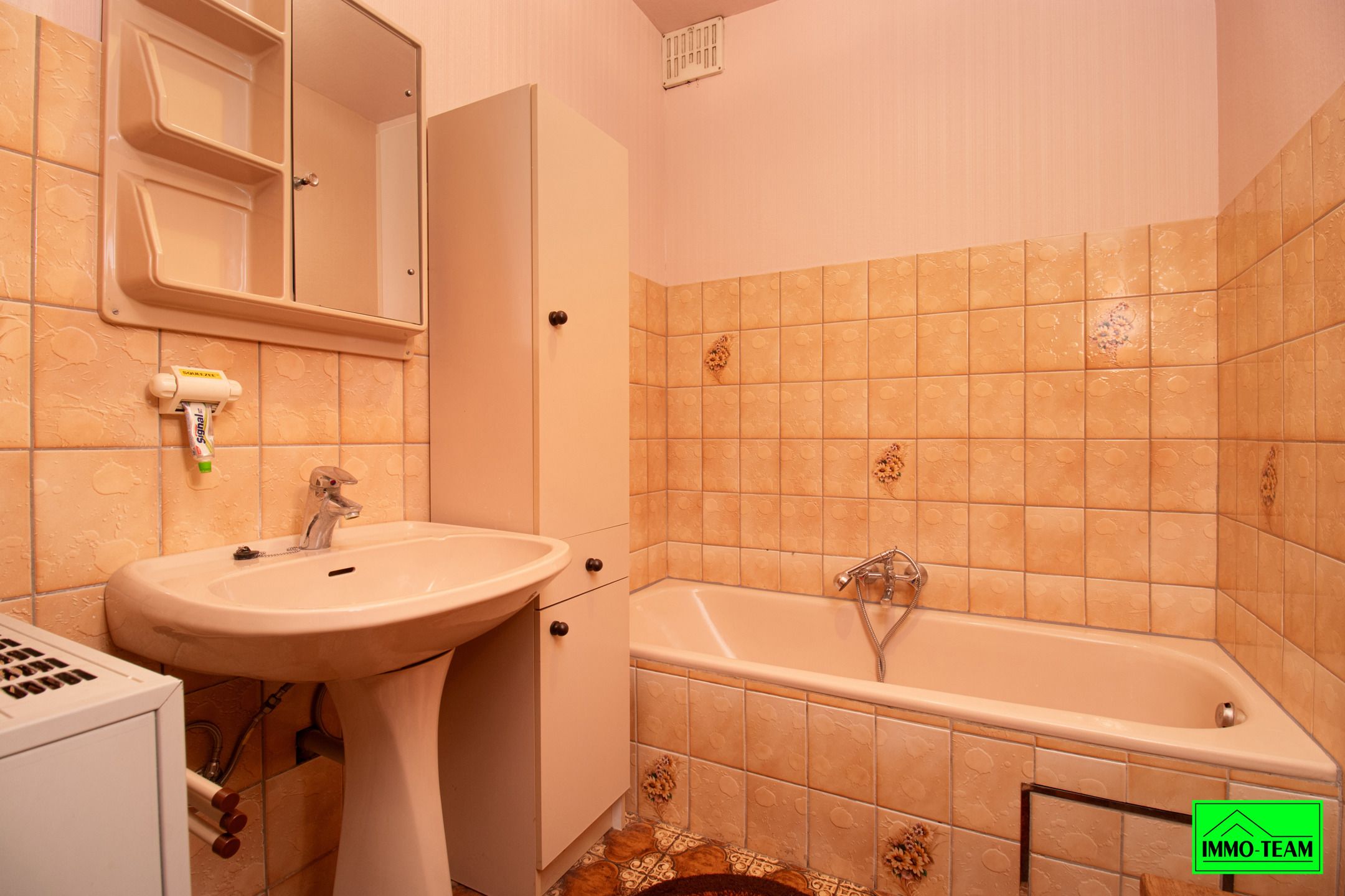 Op te frissen 2-gevelwoning nabij centrum foto 14