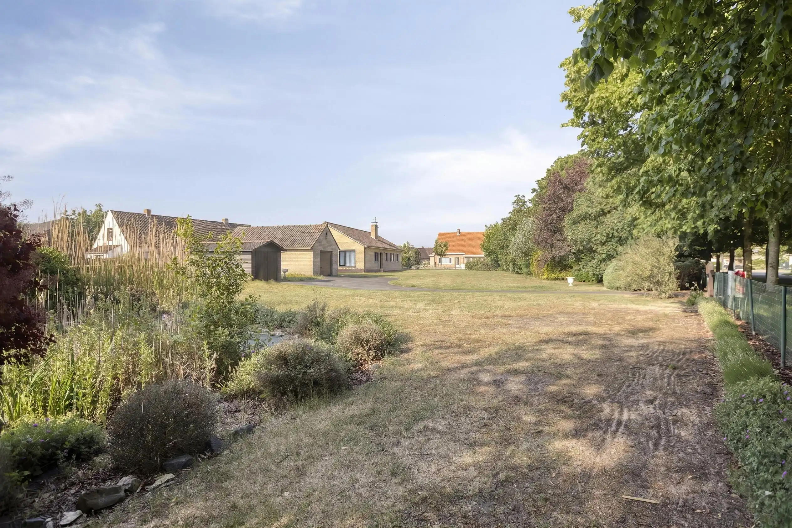 Gelijkvloerse villa op een perceel van maar liefst 2 342m² foto 23