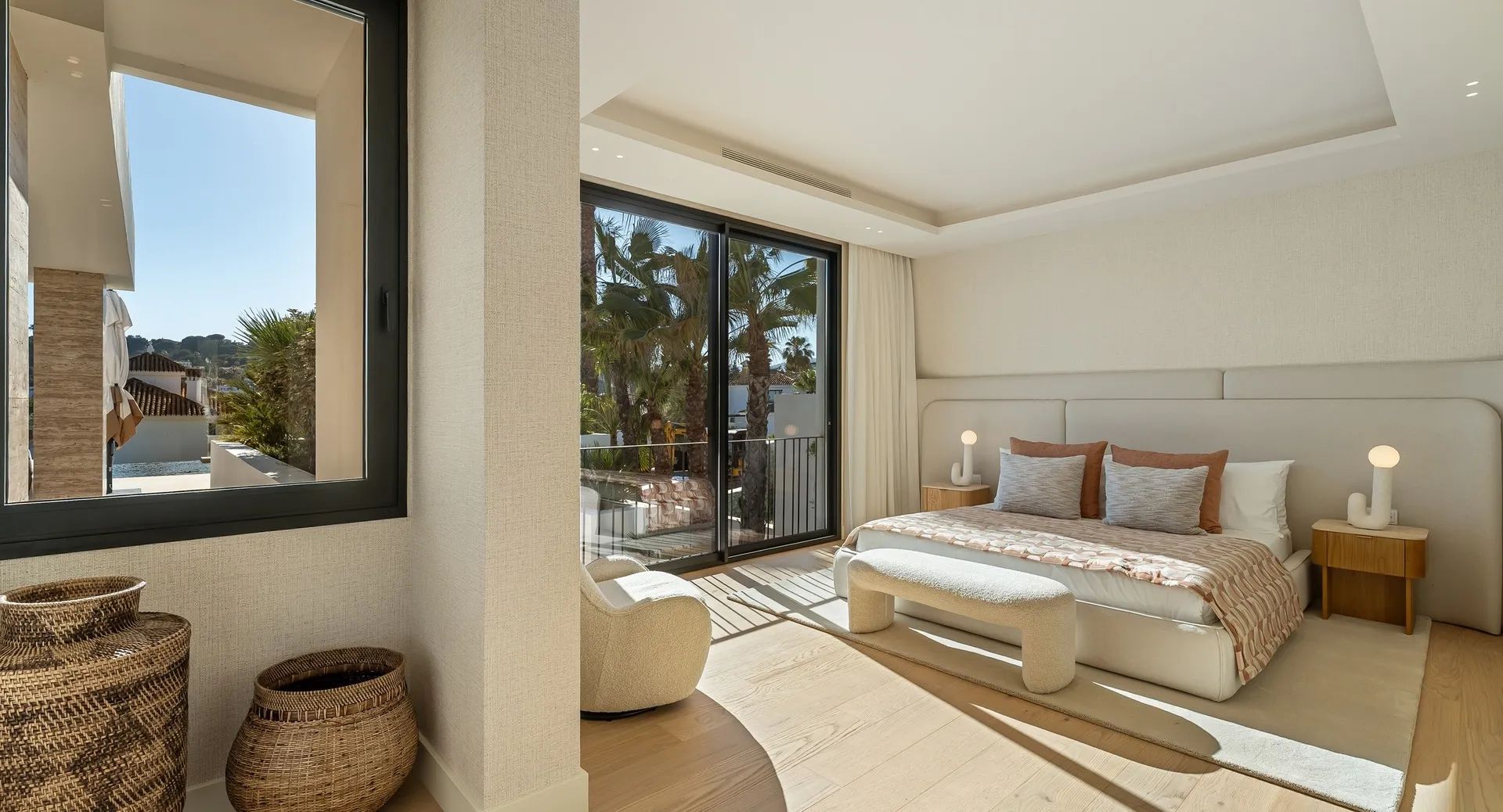 Pure perfectie in Nueva Andalucía: unieke villa met hoogwaardige afwerking foto 17