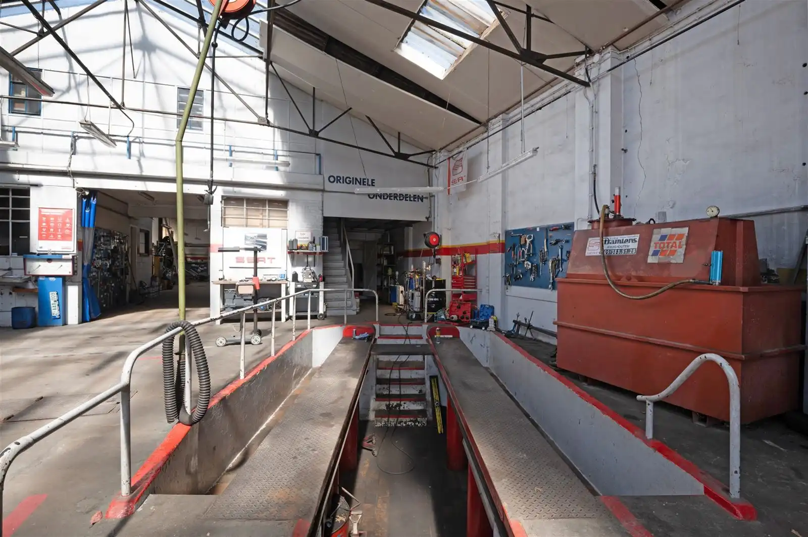 Functioneel bedrijfsgebouw te Kruisem! foto 9