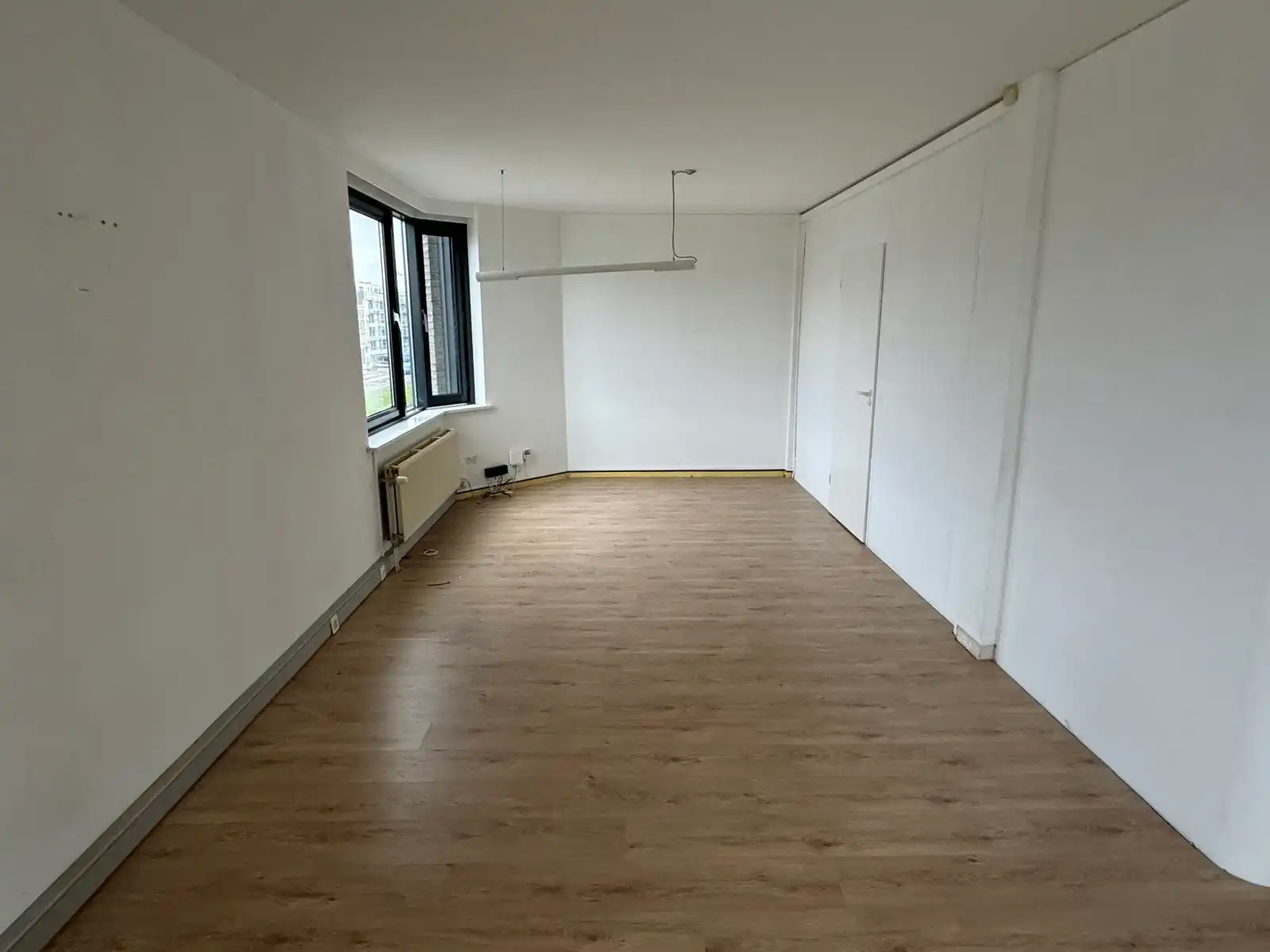 Kantoor 3de verdiep op Bisschoppenhoflaan + parking foto 8