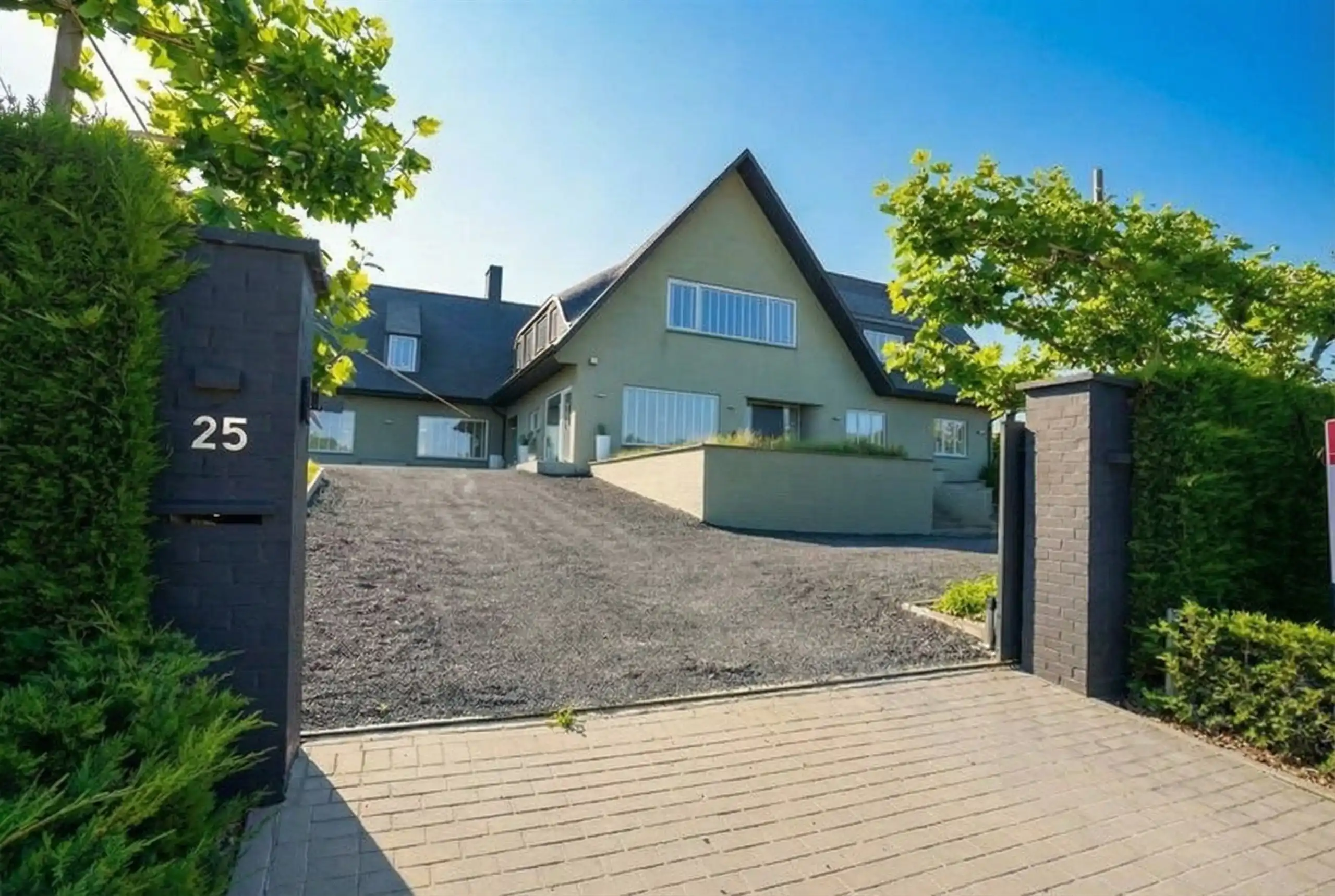 Grote gezinseigendom met 5 SLPK - BUREEL - ZWEMBAD! foto 4