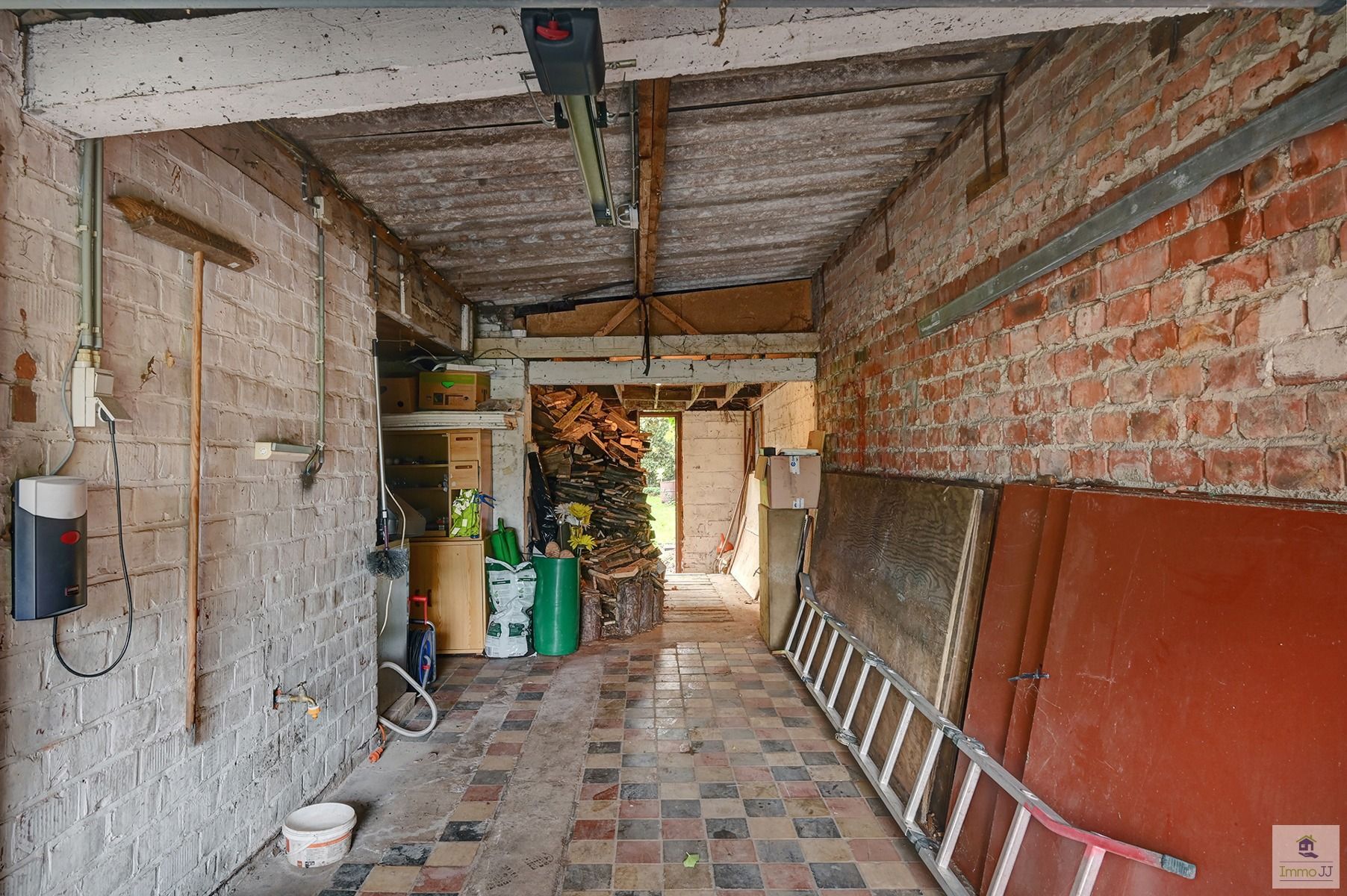 Te renoveren tweegezinswoning foto 12