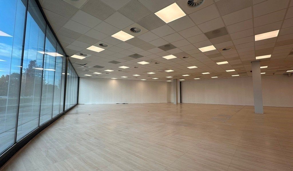 Handelsruimte te huur aan oprit E40 in Sint-Denijs-Westrem foto 6