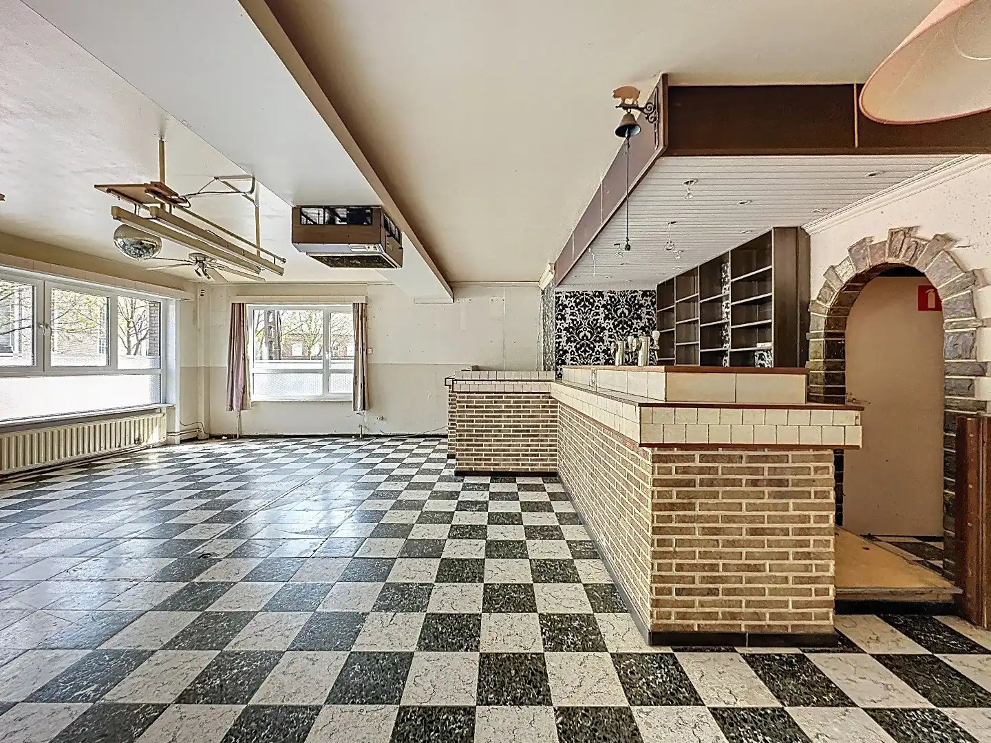 Voormalig handelspand op toplocatie! foto 3