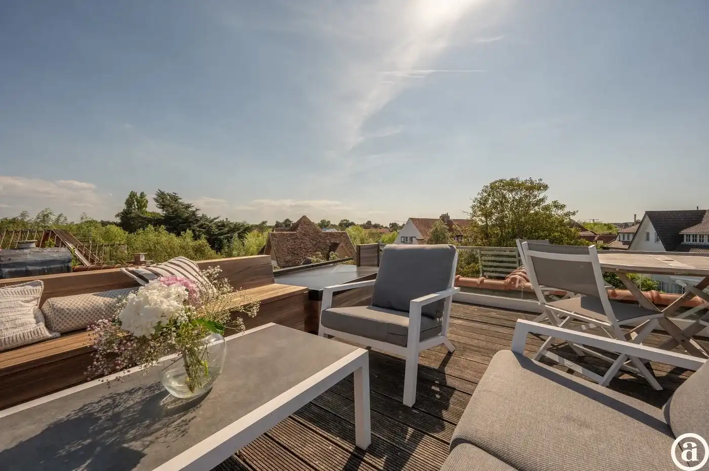 Charmante woning vlakbij Dominicanenkerkje in hartje Zoute. foto 14