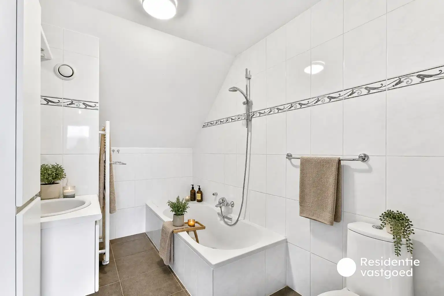 Duplex-appartement in rustige residentie met twee slaapkamers en terras foto 20