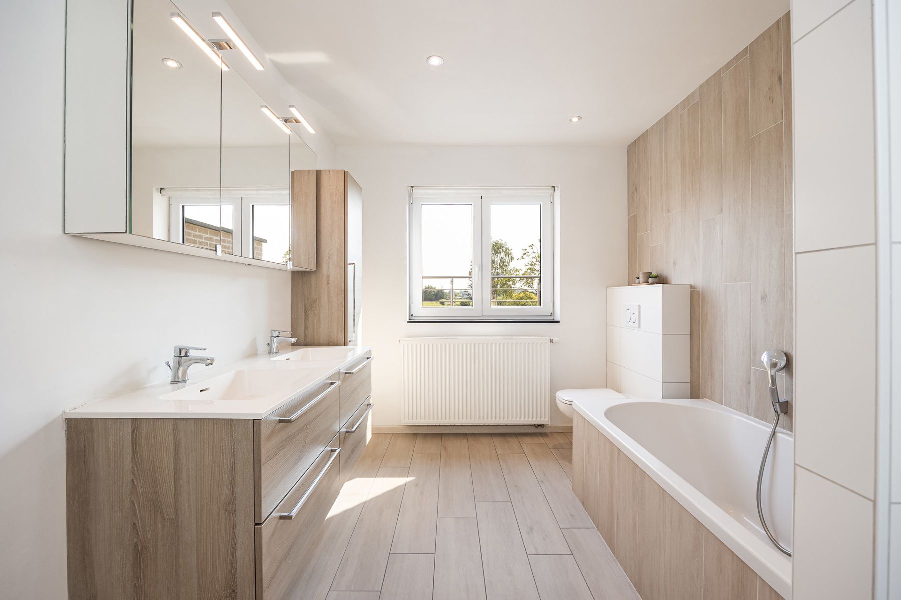 Moderne gezinswoning in landelijke omgeving. foto 8