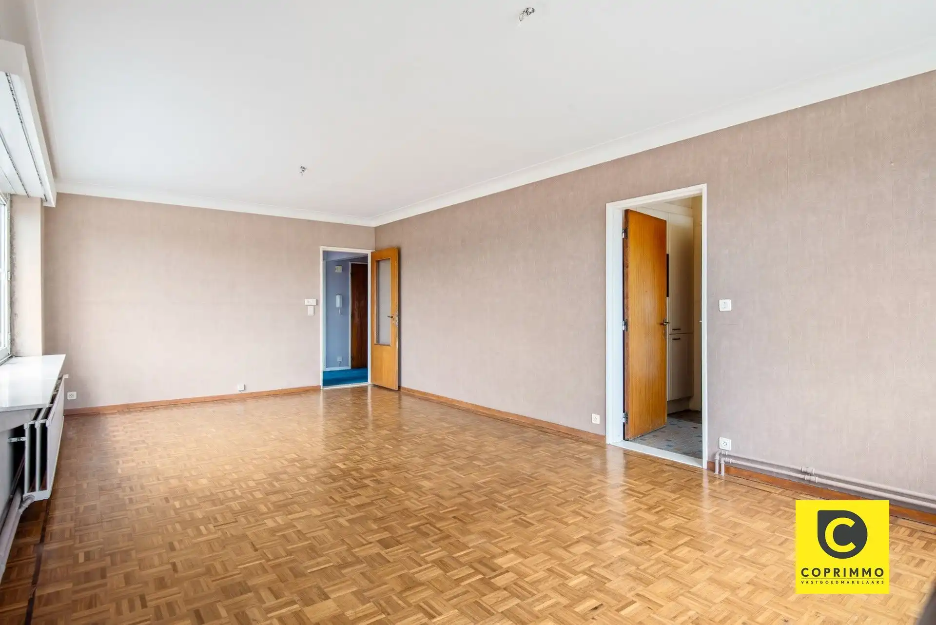 Te renoveren 3slpk app met terras en staanplaats foto 7