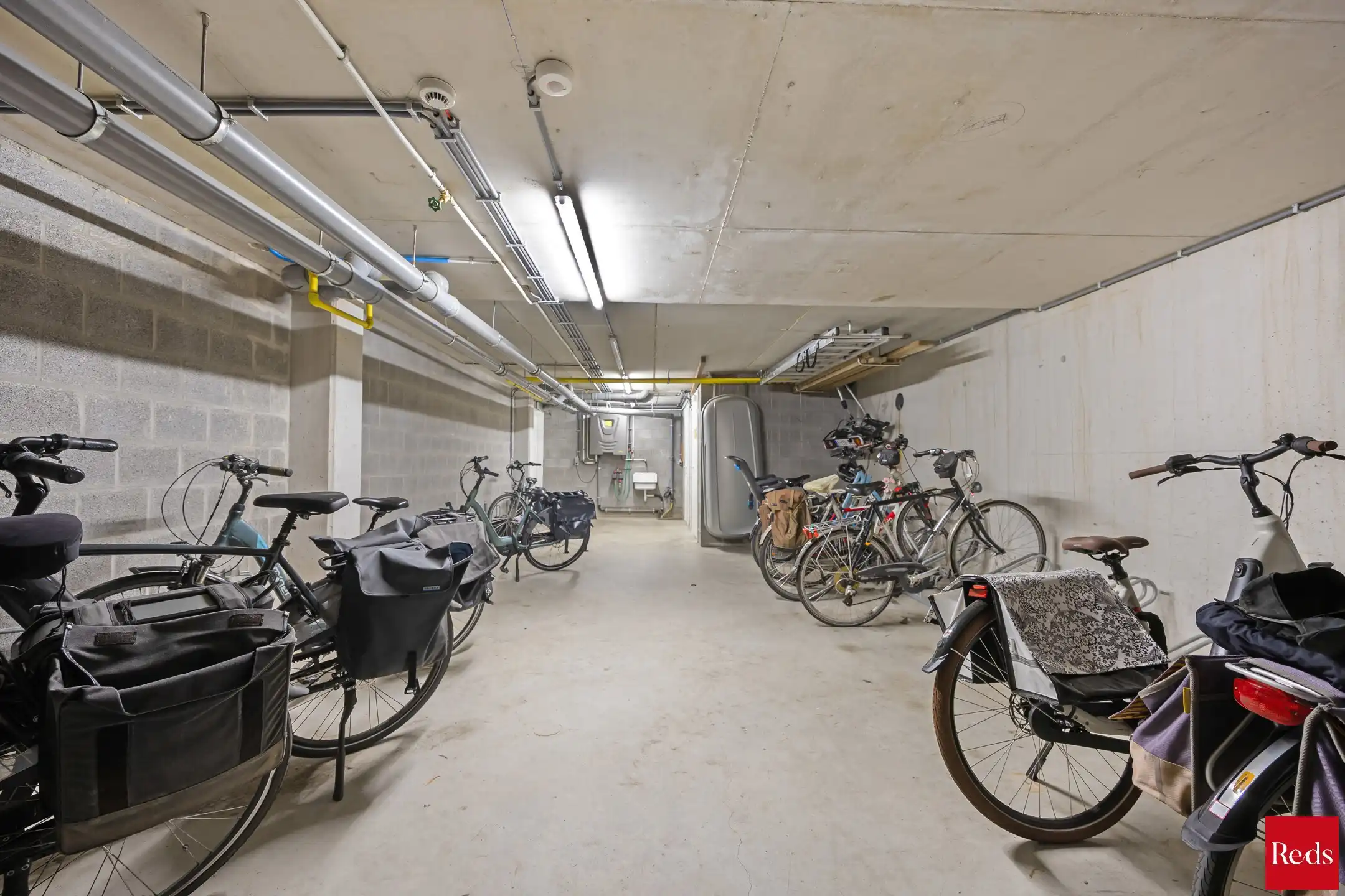 zeer verzorgde woning met 3 slaapkamers, groot terras en ondergrondse parkeerplaats foto 28