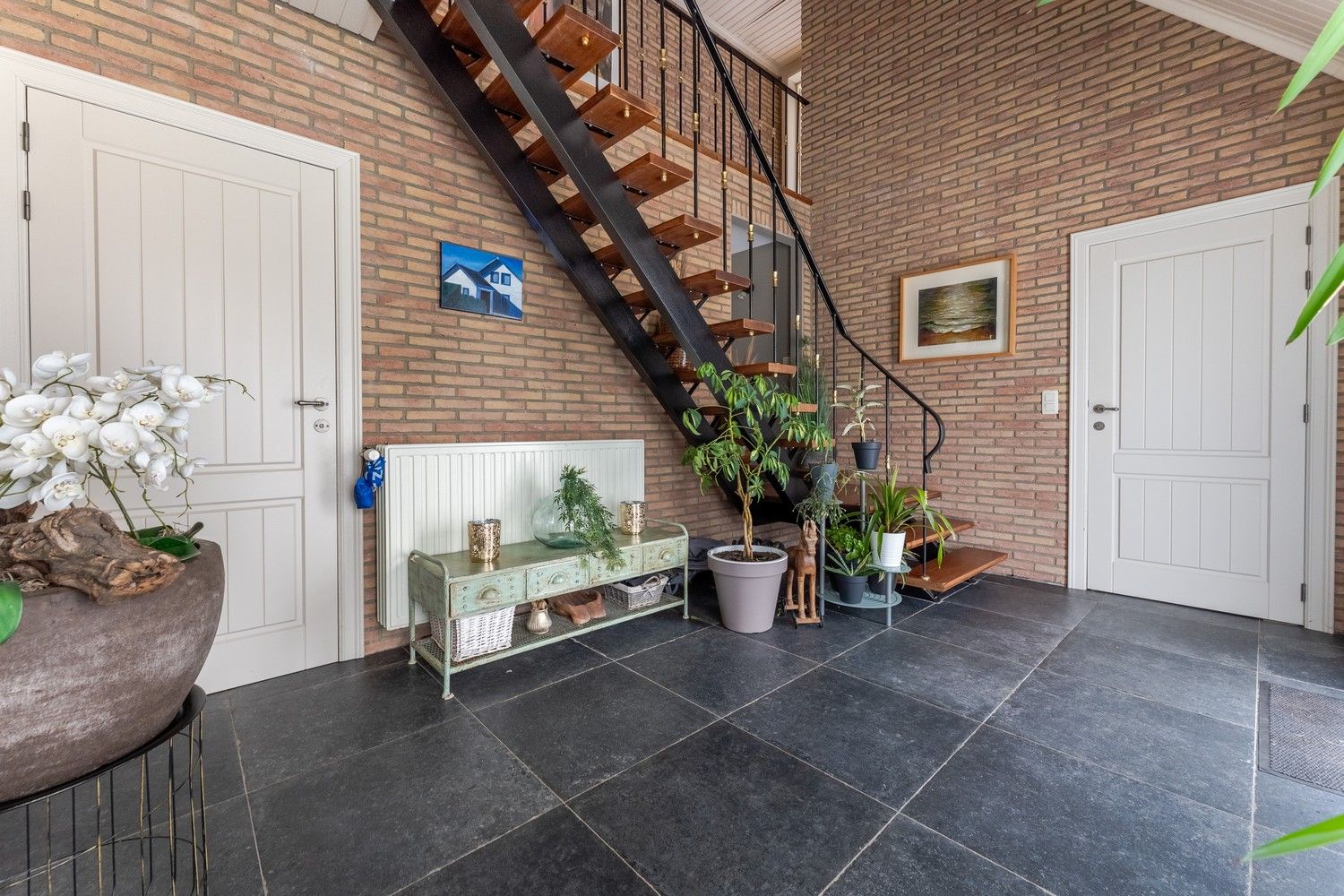 4 SLK Villa in een prachtige residentiële wijk op een omheind perceel van 1558m² foto 5