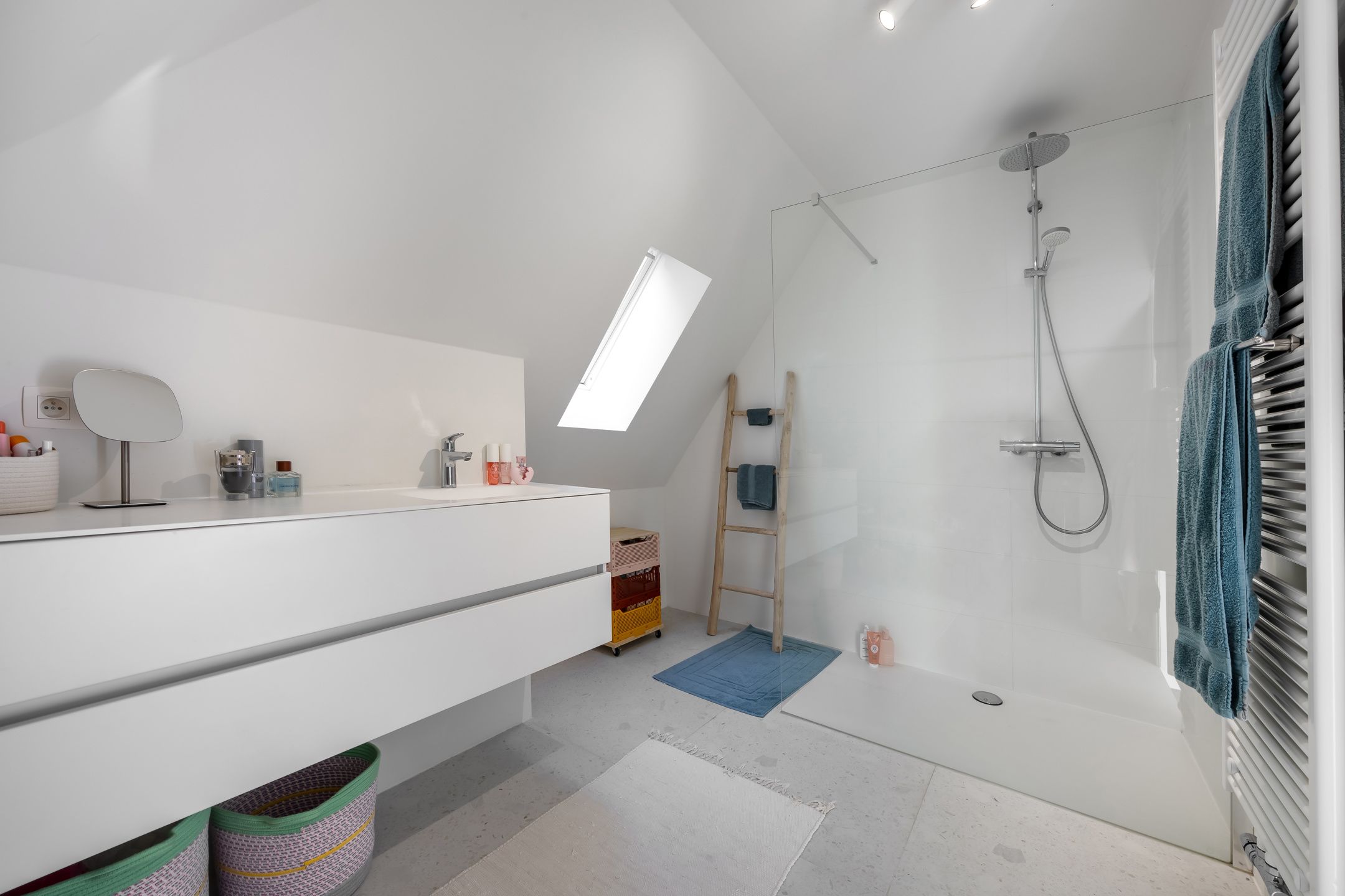 Recent gerenoveerde rietgedekte villa vooraan Schilde dorp! foto 34