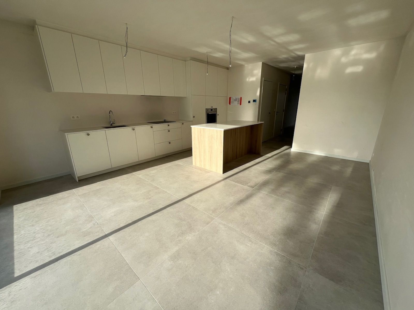 6% BTW - Duplex met 2 slpk, terras en bovengrondse parking foto 5