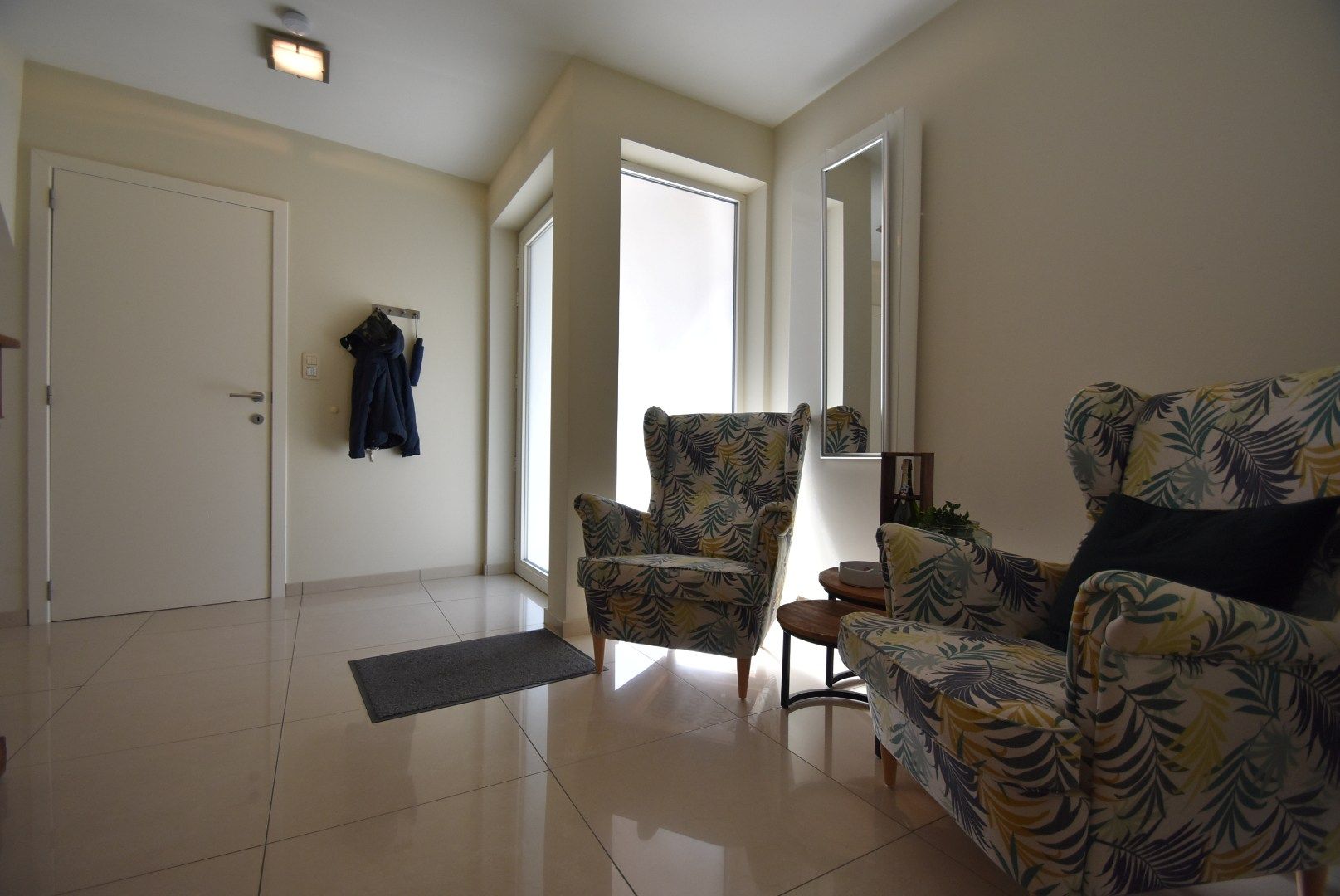 Zeer nette en ruime stadswoning/duplex-appartement met inpandige garage in hartje Bilzen foto 6