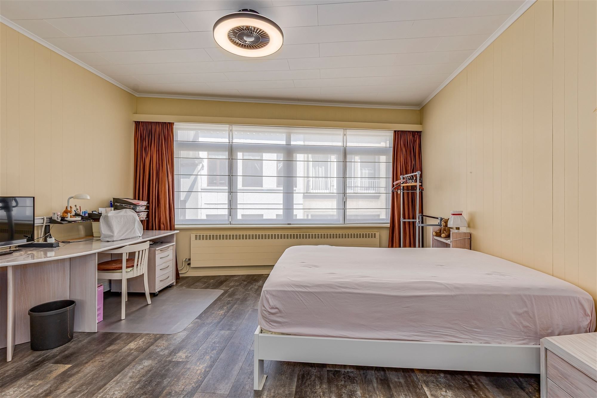 Ruime instapklare woning met grote garage/magazijn foto 14