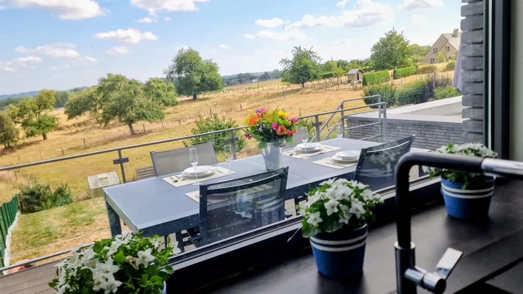 Grote energiezuinige halfopen bebouwing met vrij uitzicht foto 11