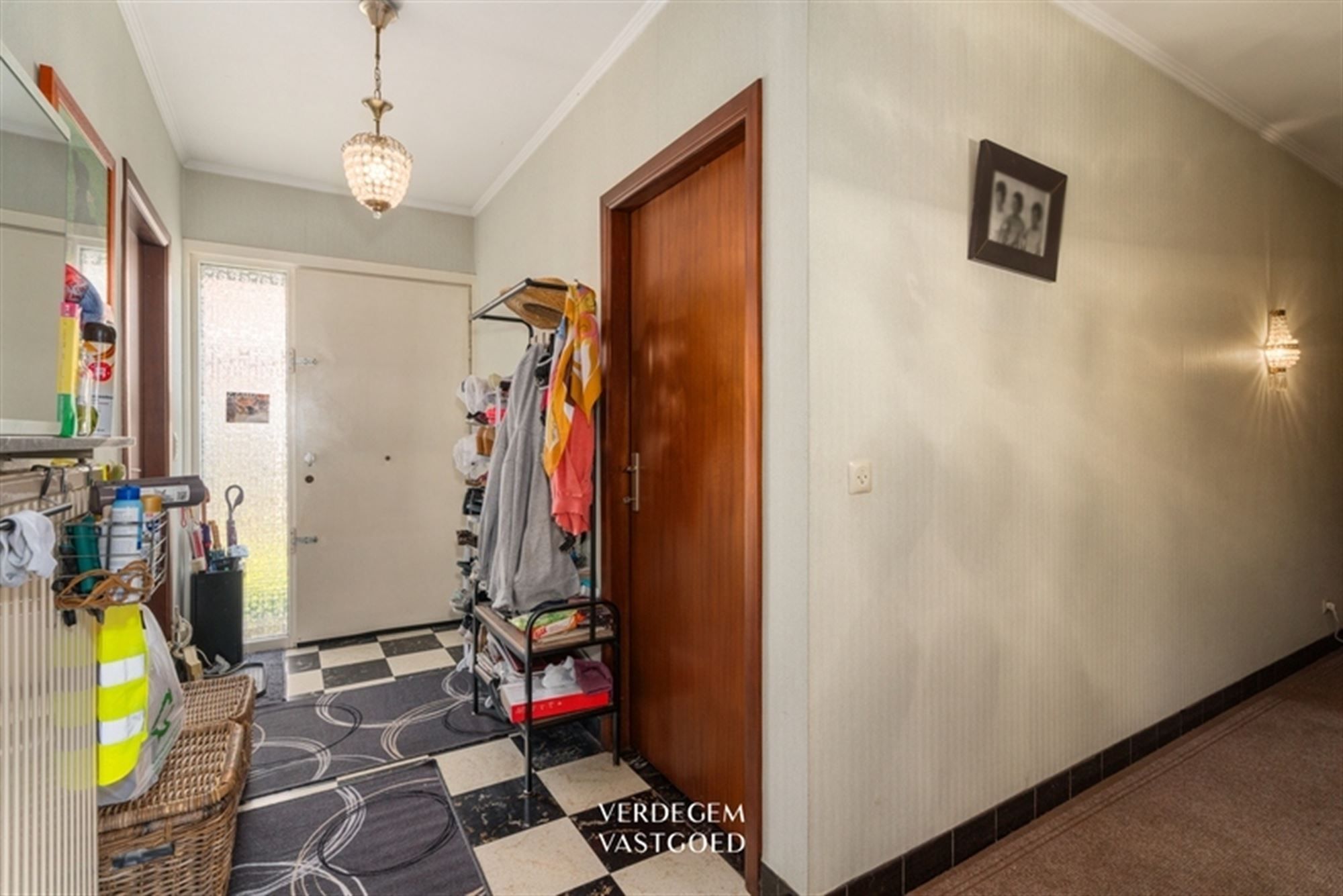 Bungalow met 2 slaapkamers, 2 garages en tuin van 730m² foto 6