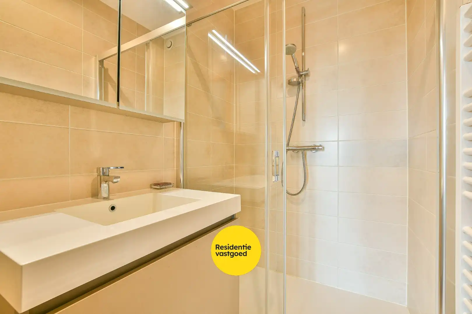 Luxueus afgewerkt 2-slaapkamerappartement met terrassen en tuin op toplocatie! foto 24