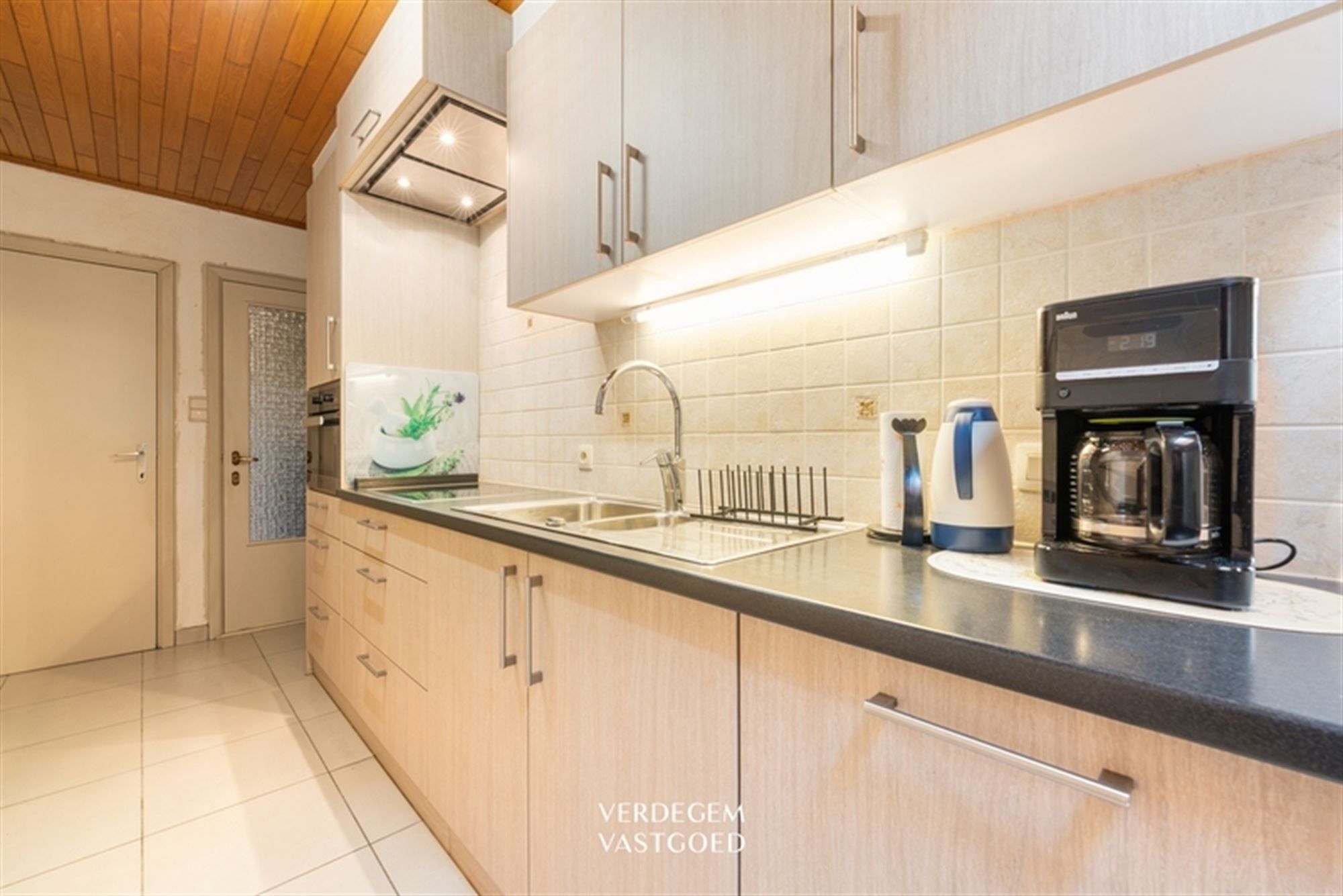 Twee woningen: instapklaar en nieuwbouw- of renovatiepotentieel foto 7