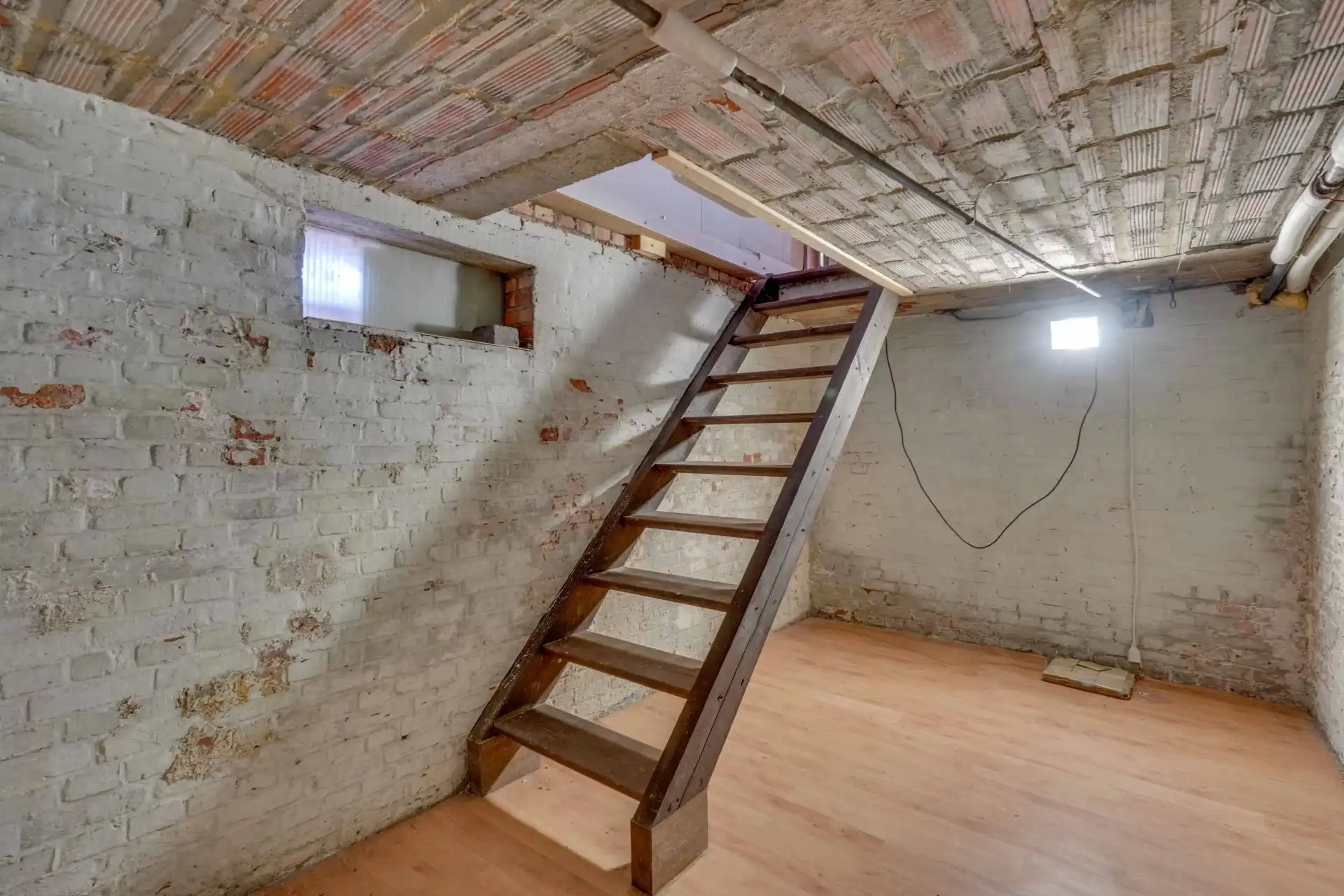 Ruime woning met potentiële bouwgrond foto 9