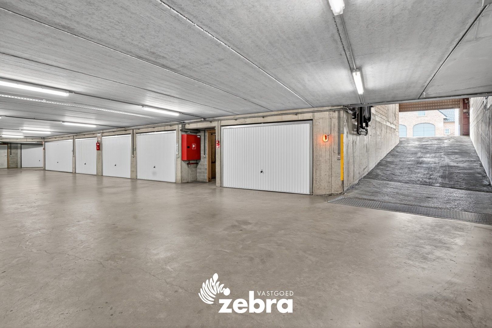 Instapklaar gelijkvloers appartement met ondergrondse garage in centrum Wingene. foto 17