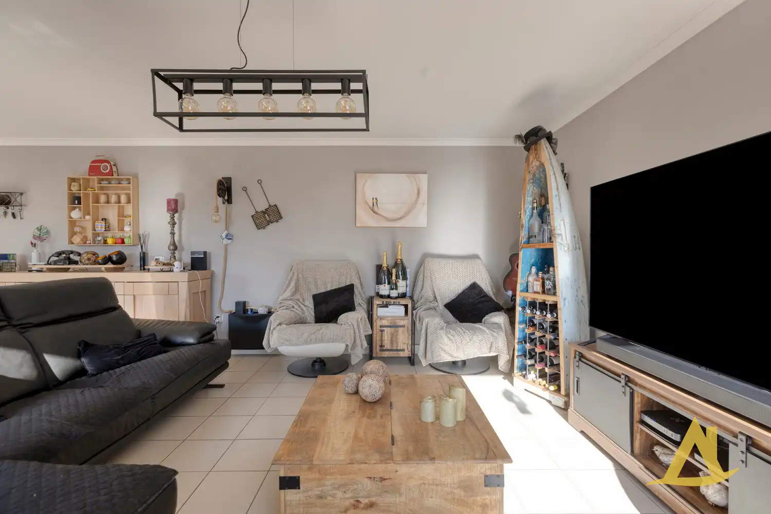 ZEER RUIM APPARTEMENT MET STUDIO EN 2 AUTOSTAANPLAATSEN TE DIEST! foto 8